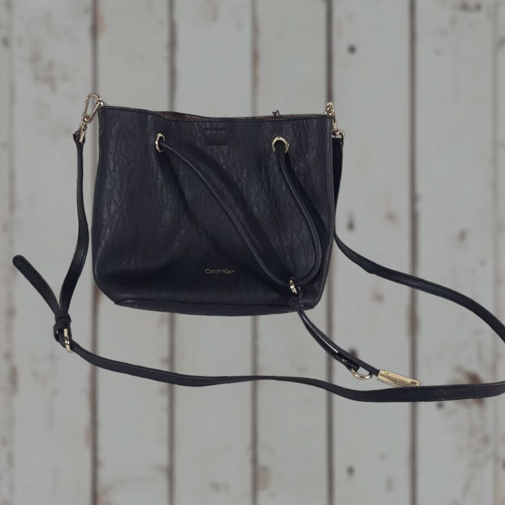 Calvin Klein Calvin Klein Black Leather Crossbody Bag Small Adjustable Strap Designer Womens Size ONE SIZE - 1 Thumbnail