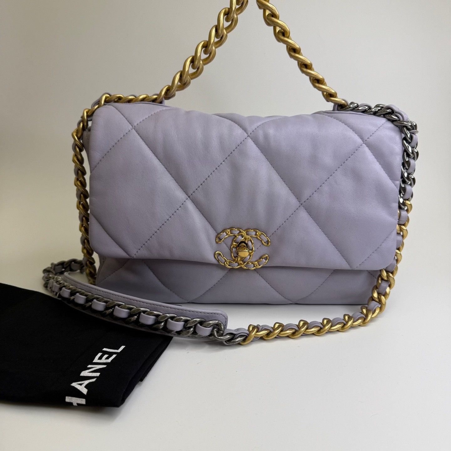 Chanel Pre-loved Bag Very good condition Size ONE SIZE - 1 Thumbnail