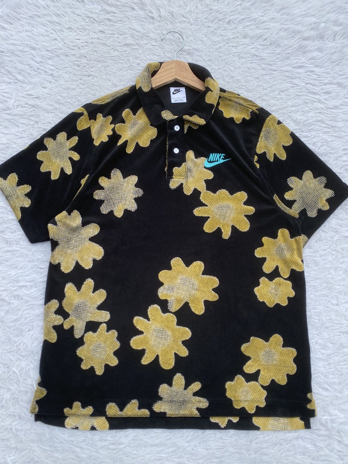 Nike Rare Nike Sportswear Men's Black Allover Flower Polo Shirt Size US M / EU 48-50 / 2 - 5 Thumbnail