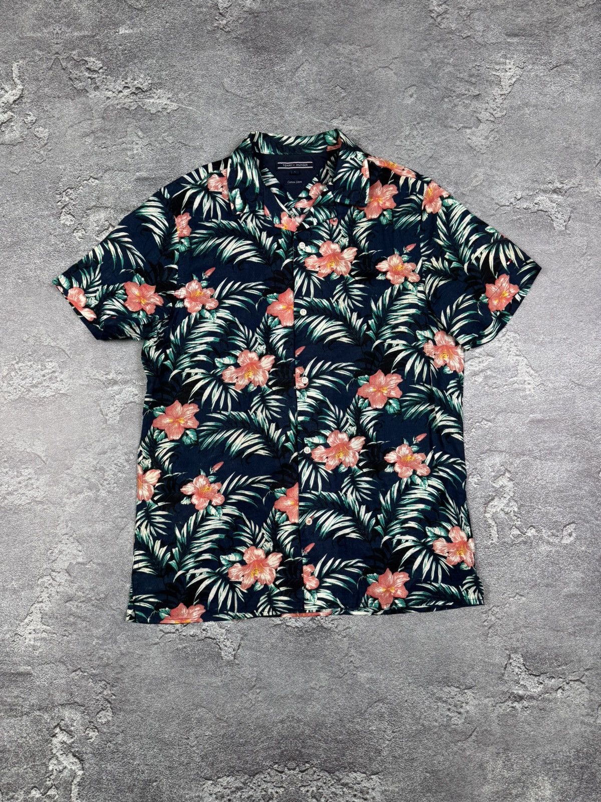 Tommy Hilfiger Tommy Hilfiger Hawaii Short Sleeve Shirt Size L Streetwear Size US L / EU 52-54 / 3 - 1 Thumbnail