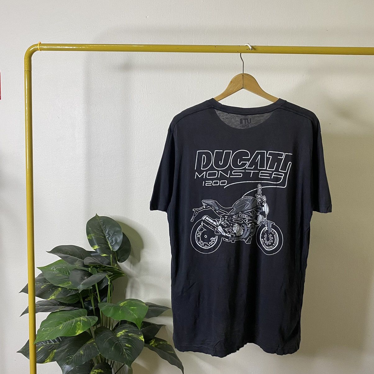 Ducati Ducati Monster 1200 x Uniqlo UT Collaboration Tee Size US L / EU 52-54 / 3 - 1 Thumbnail