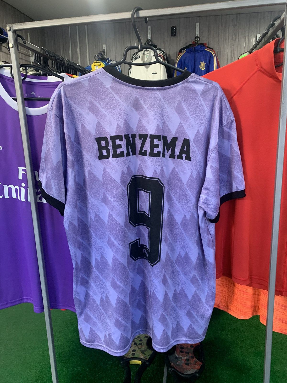 Other Shirt Vintage Real Madrid 22/23 purple away jersey Benzema 9 Size US XXL / EU 58 / 5 - 2 Thumbnail