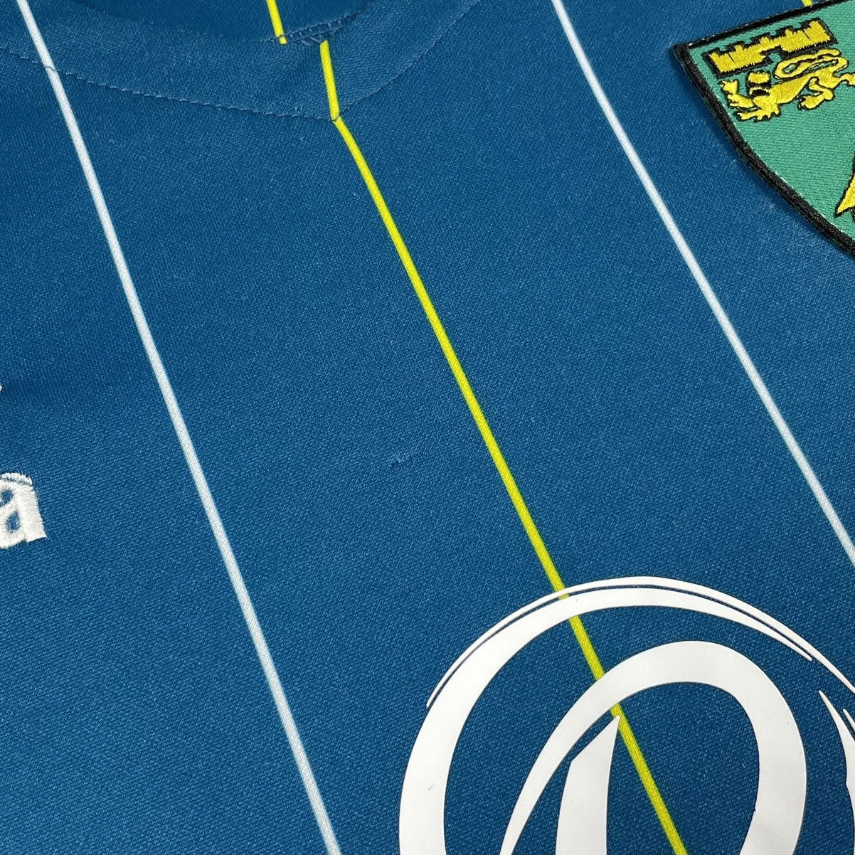 Other Errea Norwich City Soccer Jersey Size US XL / EU 56 / 4 - 10 Thumbnail
