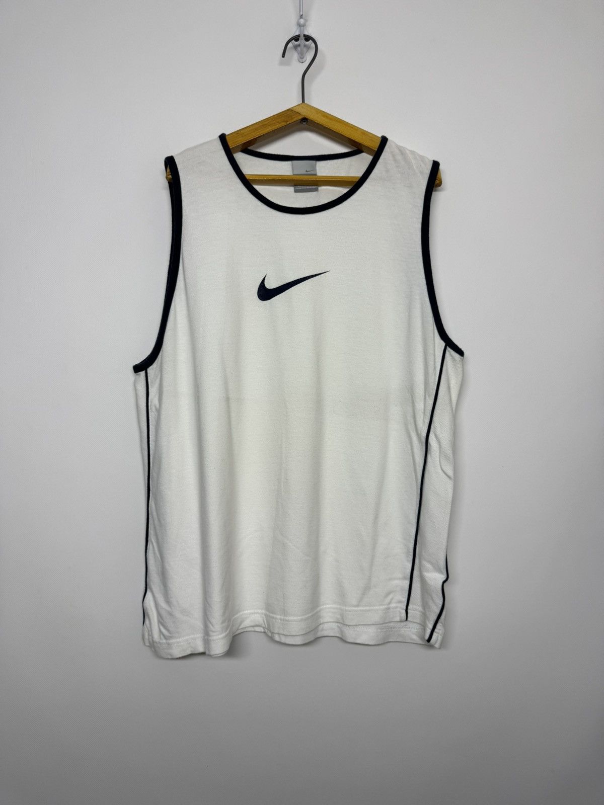 Nike Vintage Y2k Nike Big Swoosh Tank Tops 00’s Size US L / EU 52-54 / 3 - 1 Thumbnail