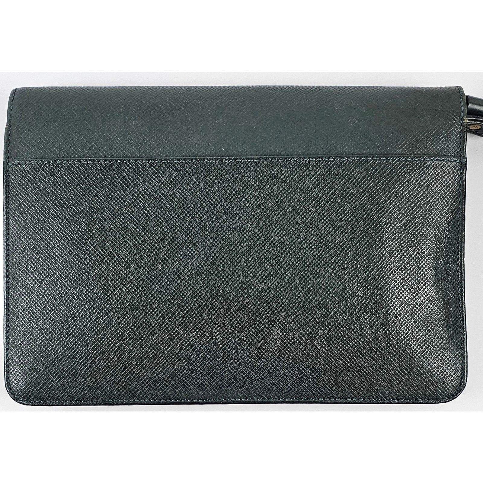 Louis Vuitton LOUIS VUITTON Pochette Clutch Bag Green Taiga Leather Size ONE SIZE - 3 Thumbnail