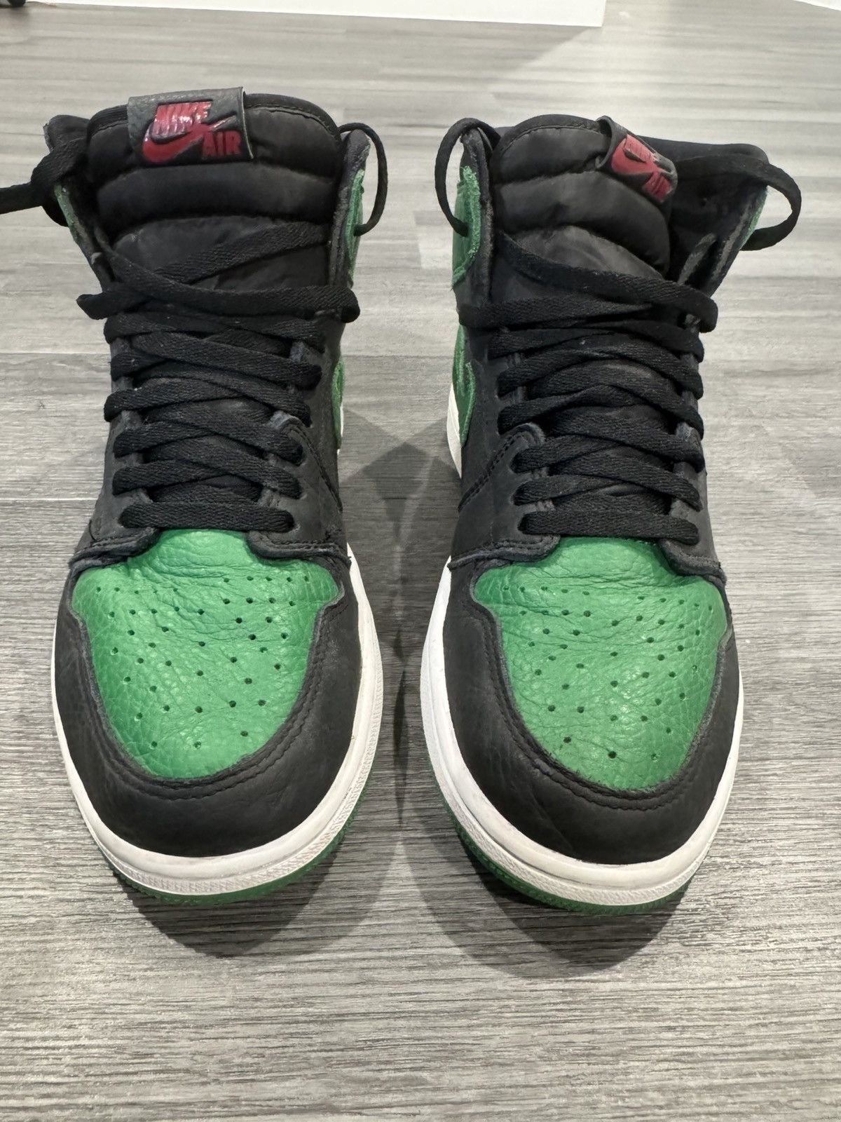Jordan Brand JORDAN 1 RETRO HIGH OG 'PINE GREEN 2.0' Size US 9.5 / EU 42-43 - 3 Thumbnail