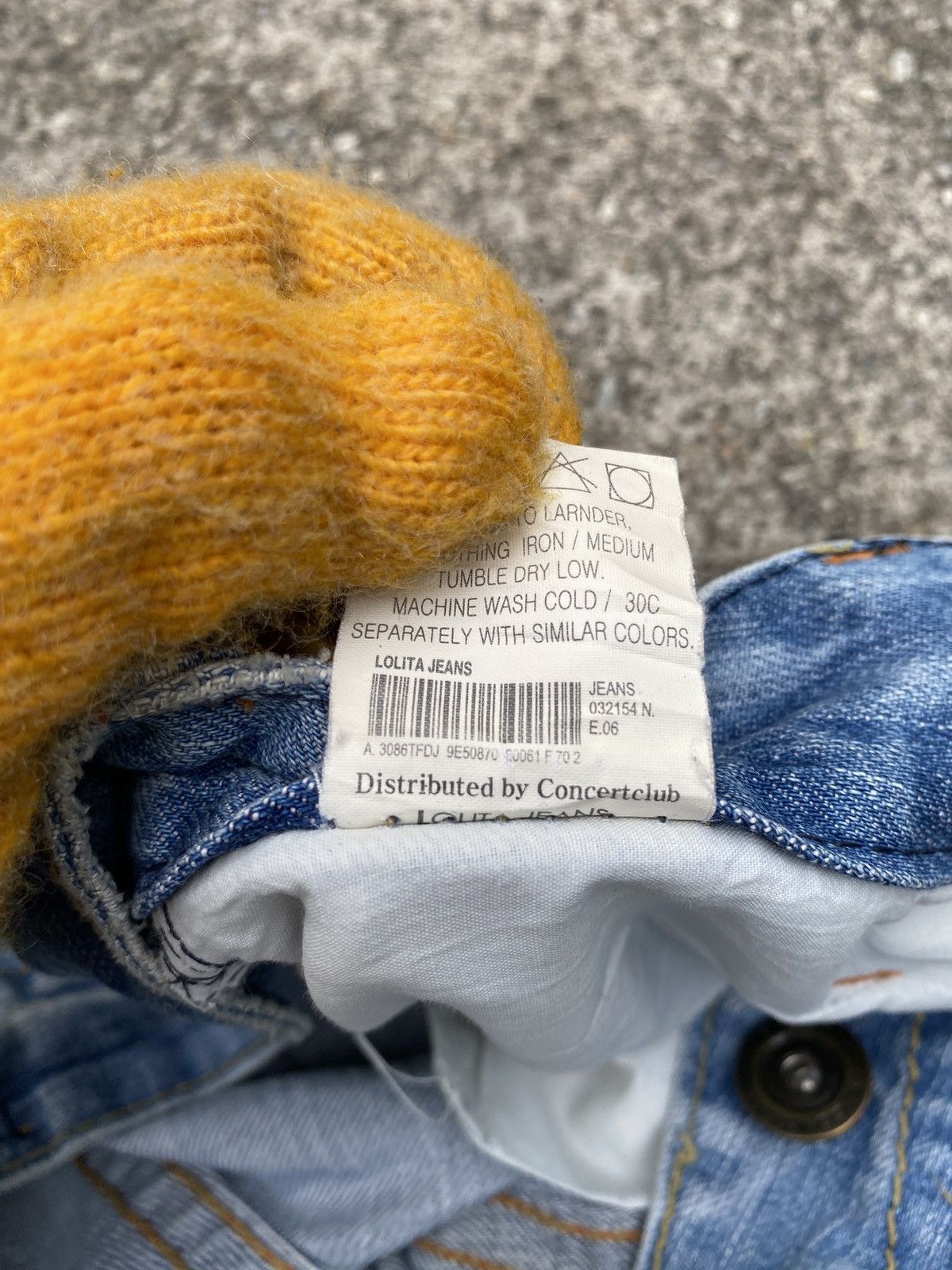 If Six Was Nine × Japanese Brand × Tornado Mart 1990s - Lolita Jeans Japan Claws Mark Washed Flare Denim Size US 29 - 21 Thumbnail