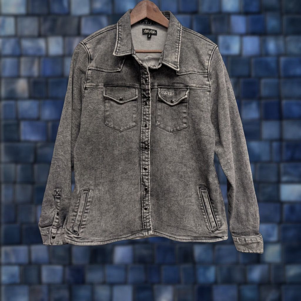 Vintage VINTAGE Yee Yee Apparel Mens Long Sleeve Jean Jacket Shirt L Button Up Shacket Yeeyee Size US L / EU 52-54 / 3 - 1 Thumbnail