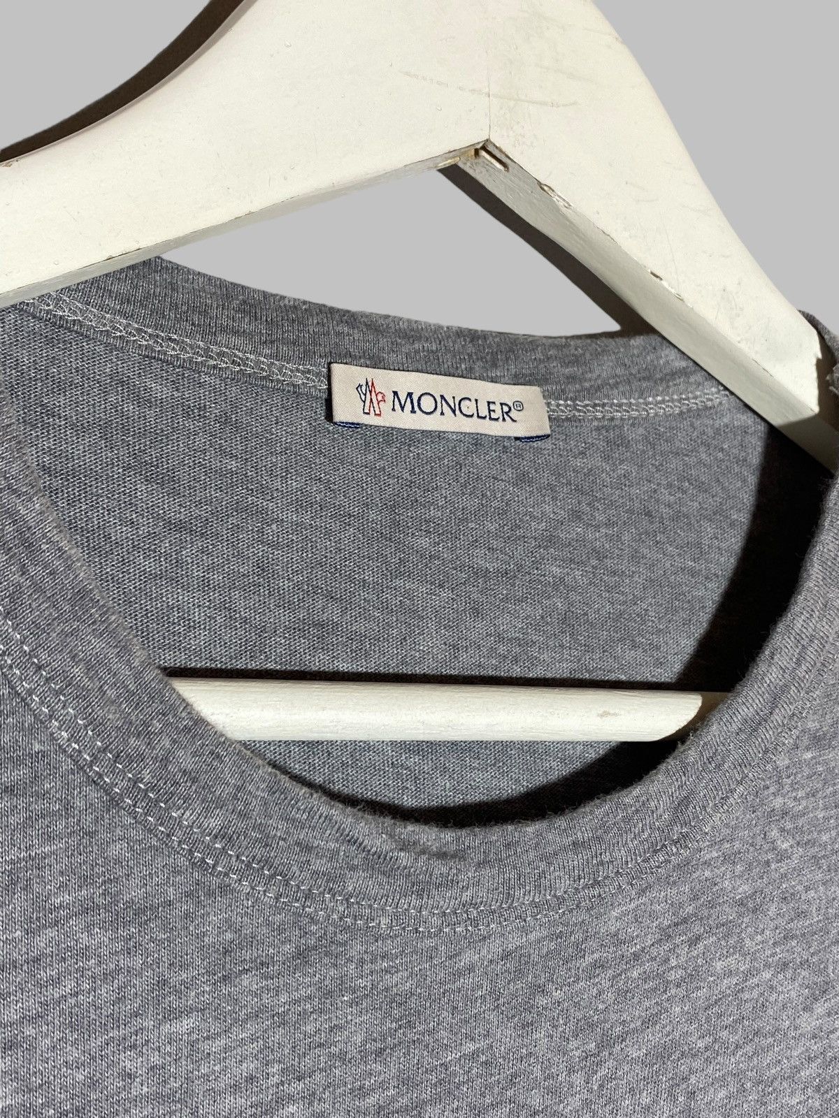 Moncler Moncler Big Logo Grey Blue Red Graphic T-Shirt Size US M / EU 48-50 / 2 - 4 Thumbnail