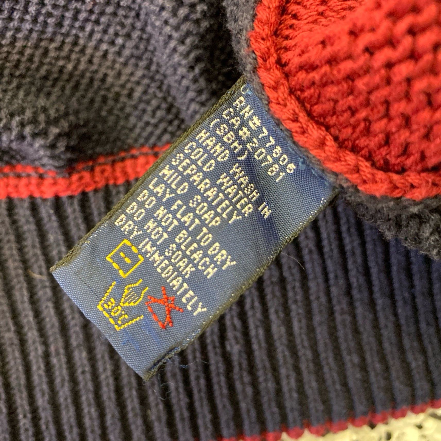 Tommy Hilfiger VINTAGE Tommy Hilfiger Sweater Cardigan Men’s XL Blue Navy Knit 90s Logo Buttons Size US XL / EU 56 / 4 - 5 Thumbnail