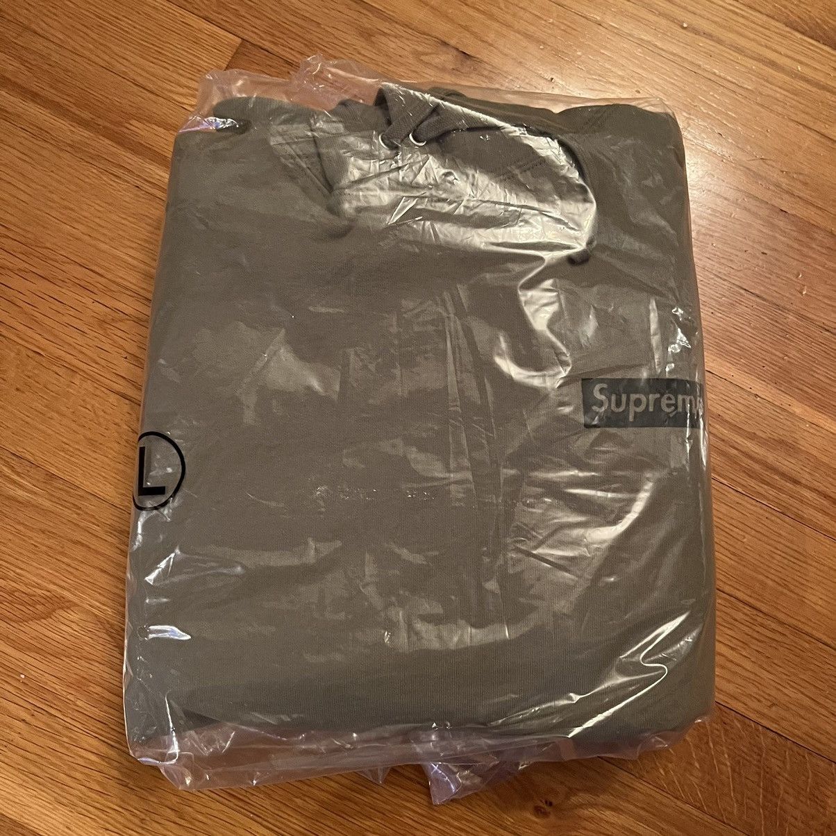 Supreme Supreme Catwoman Hooded Sweatshirt Hoodie Light Olive Large Size US L / EU 52-54 / 3 - 3 Thumbnail