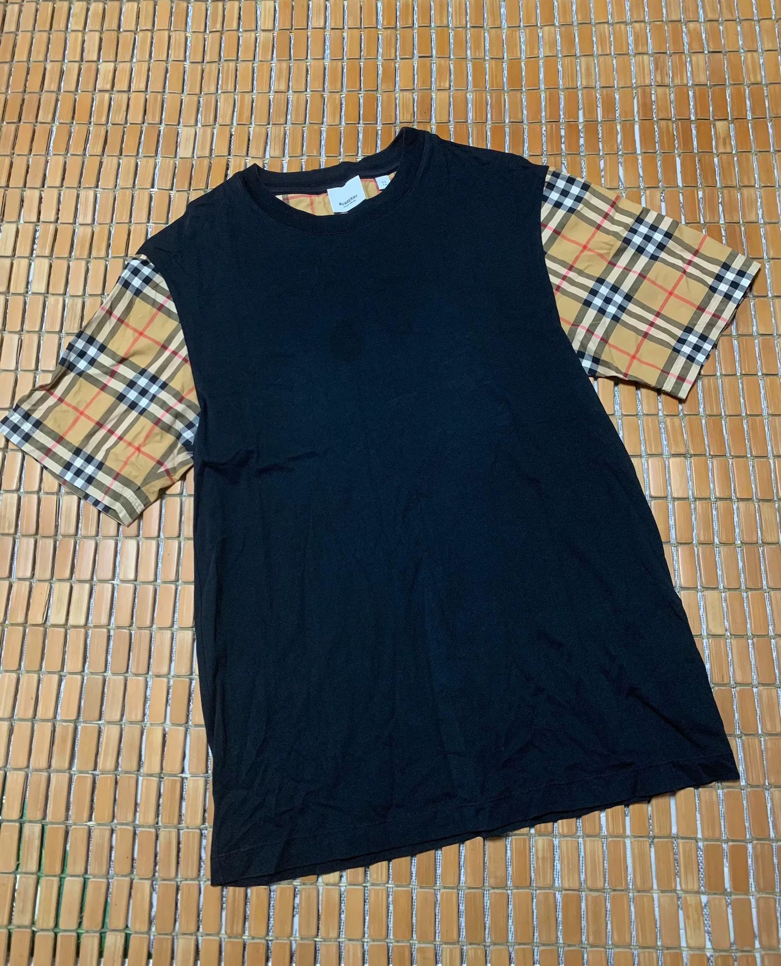 Burberry Burberry Classic Check Panel Short Sleeve Size XS / US 0-2 / IT 36-38 - 1 Thumbnail