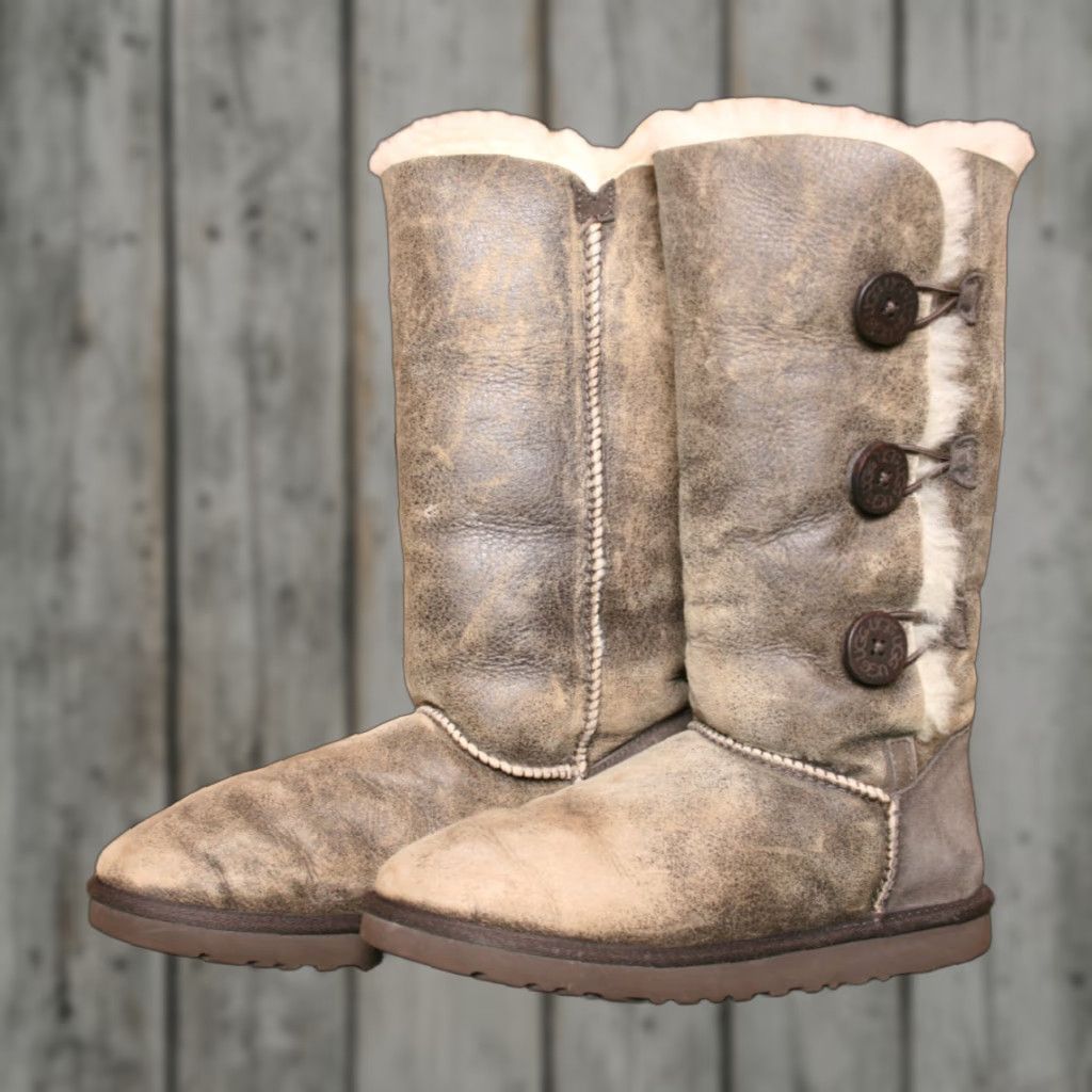Ugg VINTAGE UGG Bailey Button Triplet Boot Women Leather Shearling Winter Brown 9 Womens Boots Size US 7 / IT 37 - 1 Thumbnail