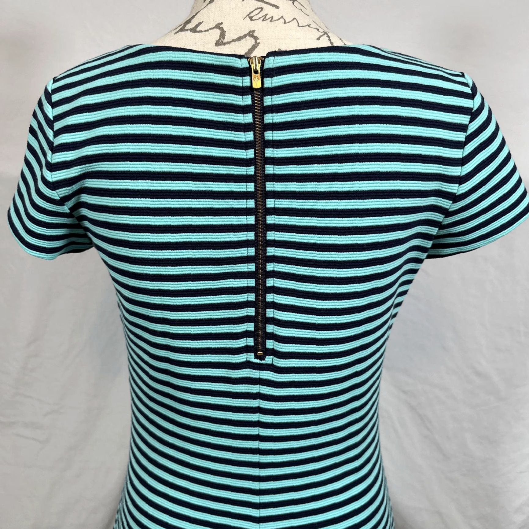 Lilly Pulitzer Lilly Pulitzer Dress Womens Small Teal Navy Stripe Short Sleeve Shift Gold Zip Size 28" / US 6 / IT 42 - 6 Thumbnail
