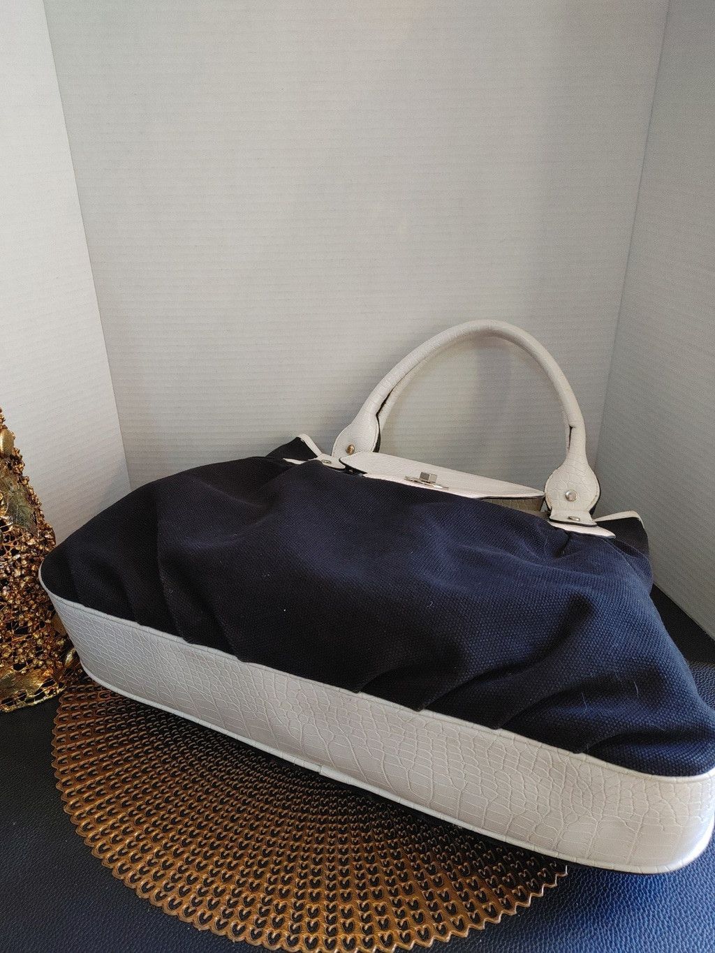 White House Black Market White House Black Market Hand Bag Size ONE SIZE - 4 Thumbnail
