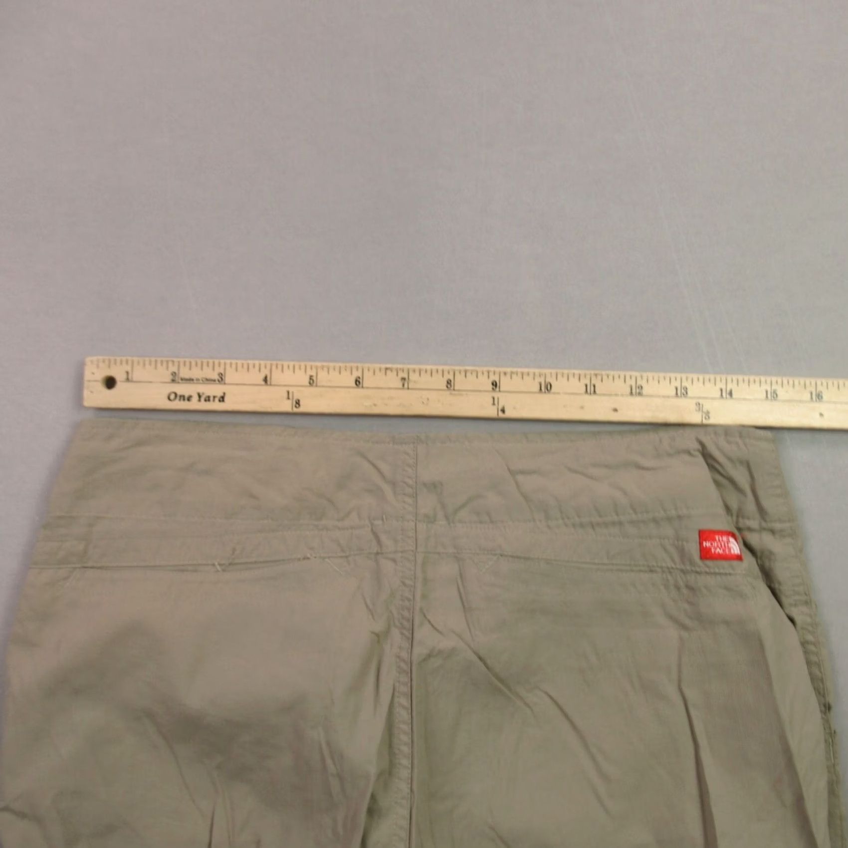 The North Face The North Face Pants Women 10 Lightweight Straight Capri Pockets Casual Outdoors Size 32" / US 10 / IT 46 - 7 Thumbnail