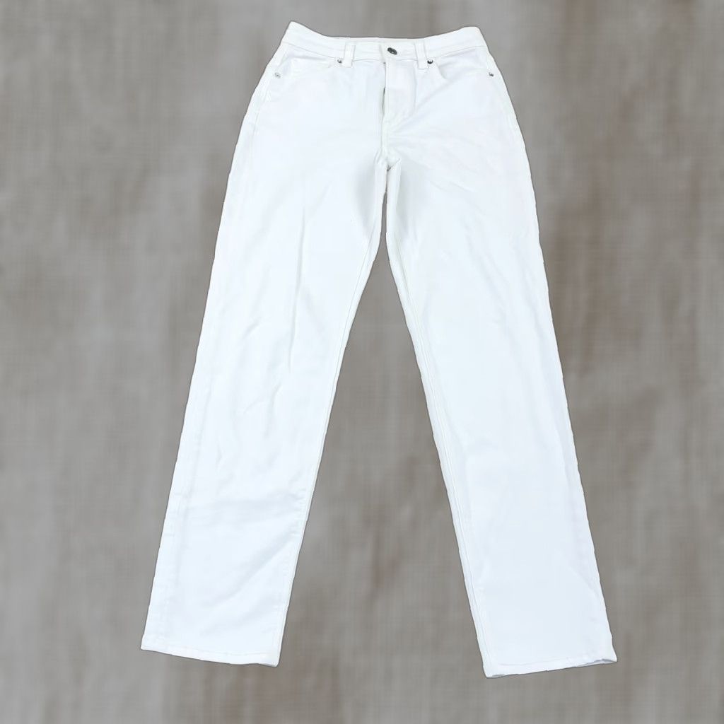 American Eagle Outfitters American Eagle Outfitters Mom Jeans Women 0 Cool White High Rise Denim Baggy Loose 25x27 Size 0 Color White 80s 90s Grunge Retro Mom Womens Jeans Size 25" / US 0 / IT 36 - 1 Thumbnail