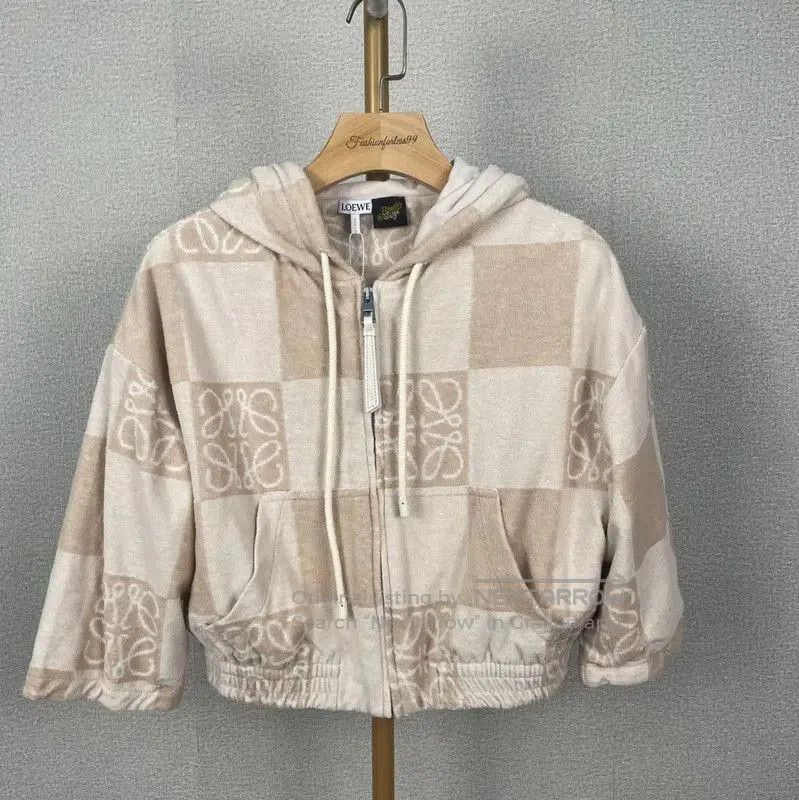 Loewe Loewe Cropped Beige Hoodie for Women . Size XS / US 0-2 / IT 36-38 - 1 Thumbnail