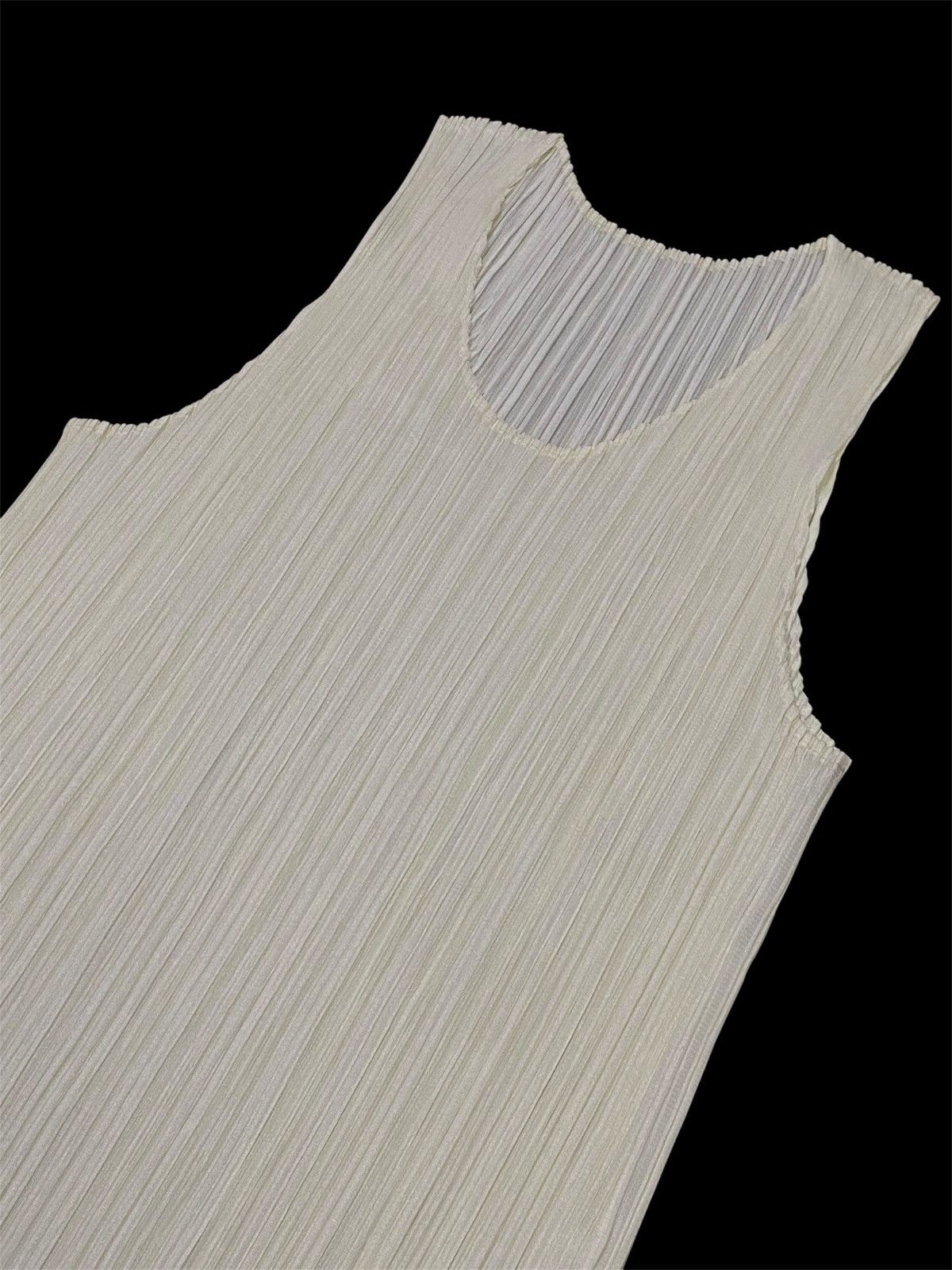 Pleats Please Issey Miyake Pleats Please Issey Miyake Pleated Tank Top Size L / US 10 / IT 46 - 8 Thumbnail