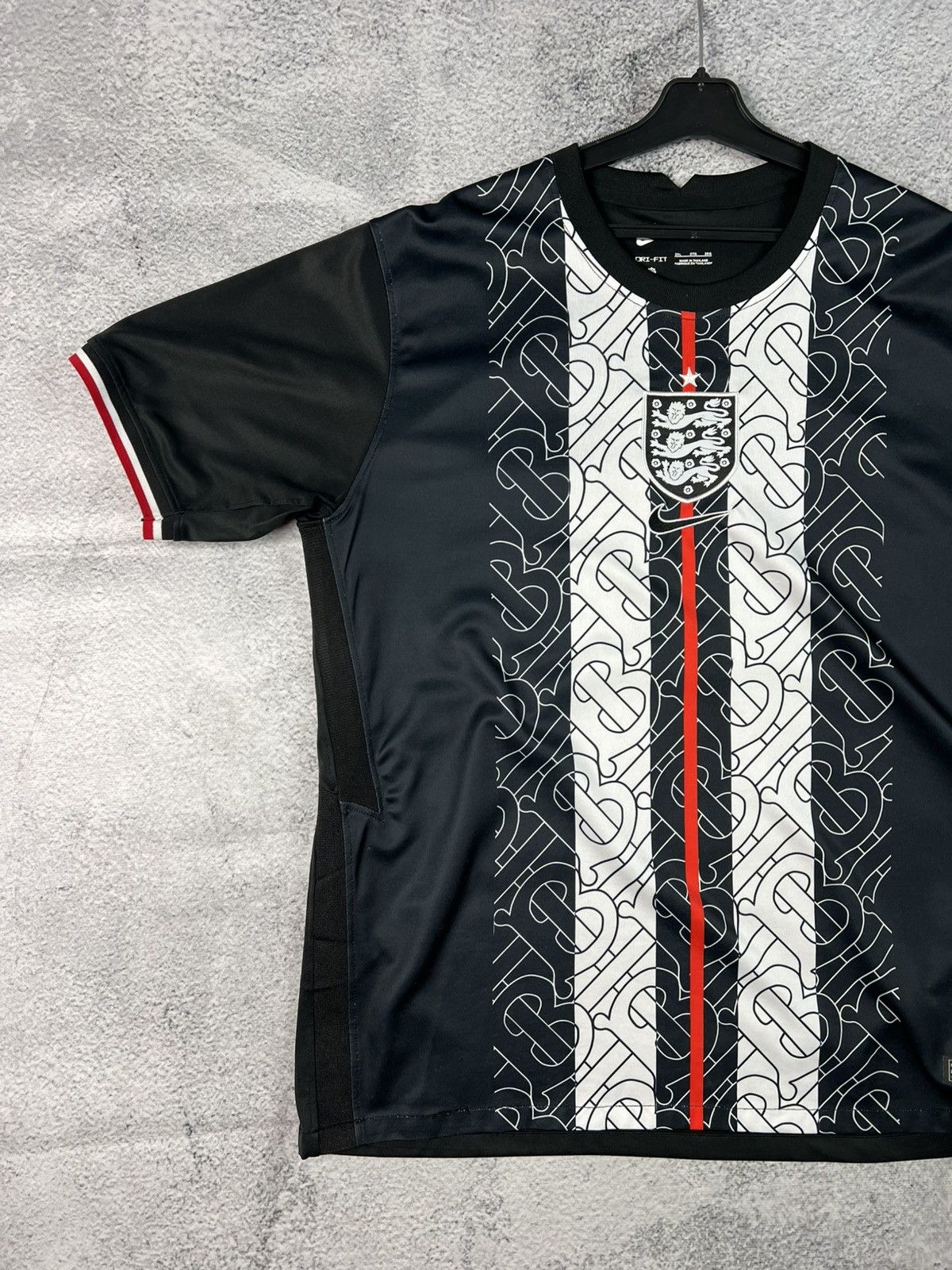 Nike Burberry x Nike England soccer jersey Size US XXL / EU 58 / 5 - 4 Thumbnail