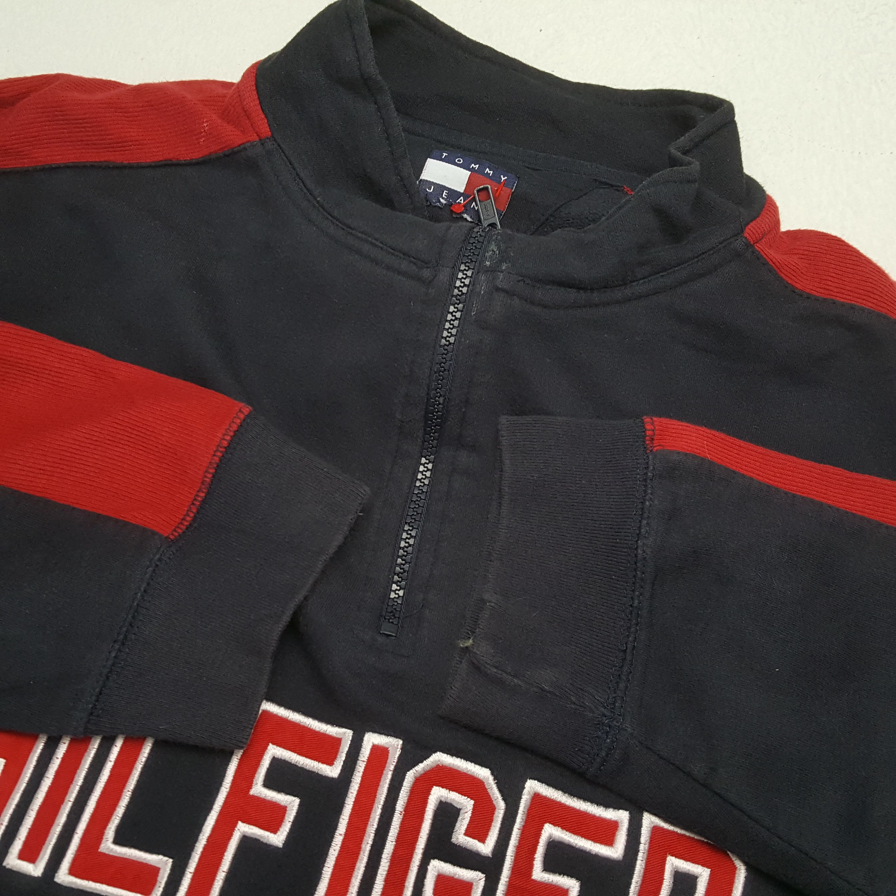 Tommy Hilfiger × Tommy Jeans × Vintage Vintage TOMMY HILFIGER Streetwear Skateboard Sweatshirt Size US XL / EU 56 / 4 - 9 Thumbnail
