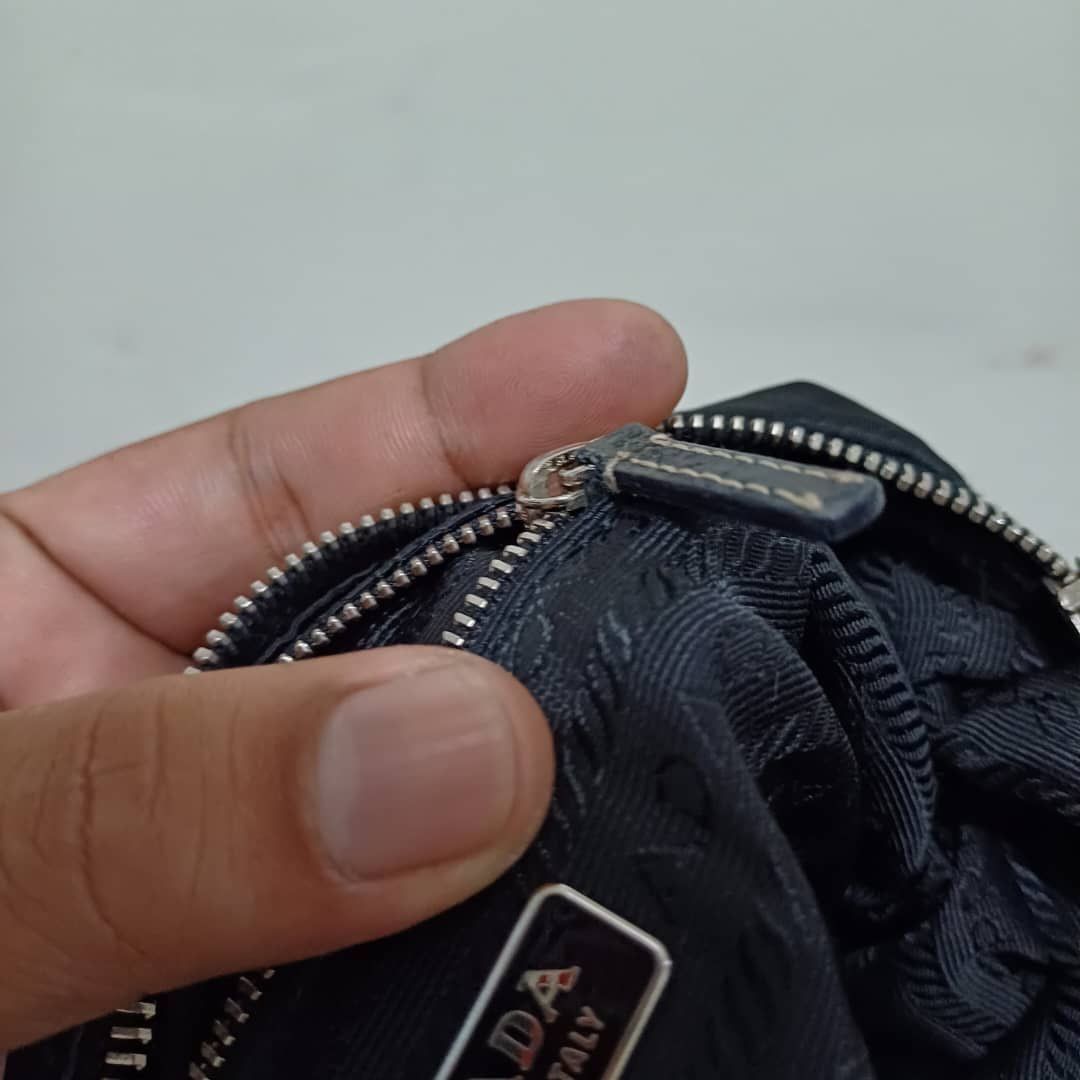 Prada Authentic PRADA Hobo Bag Size ONE SIZE - 19 Thumbnail