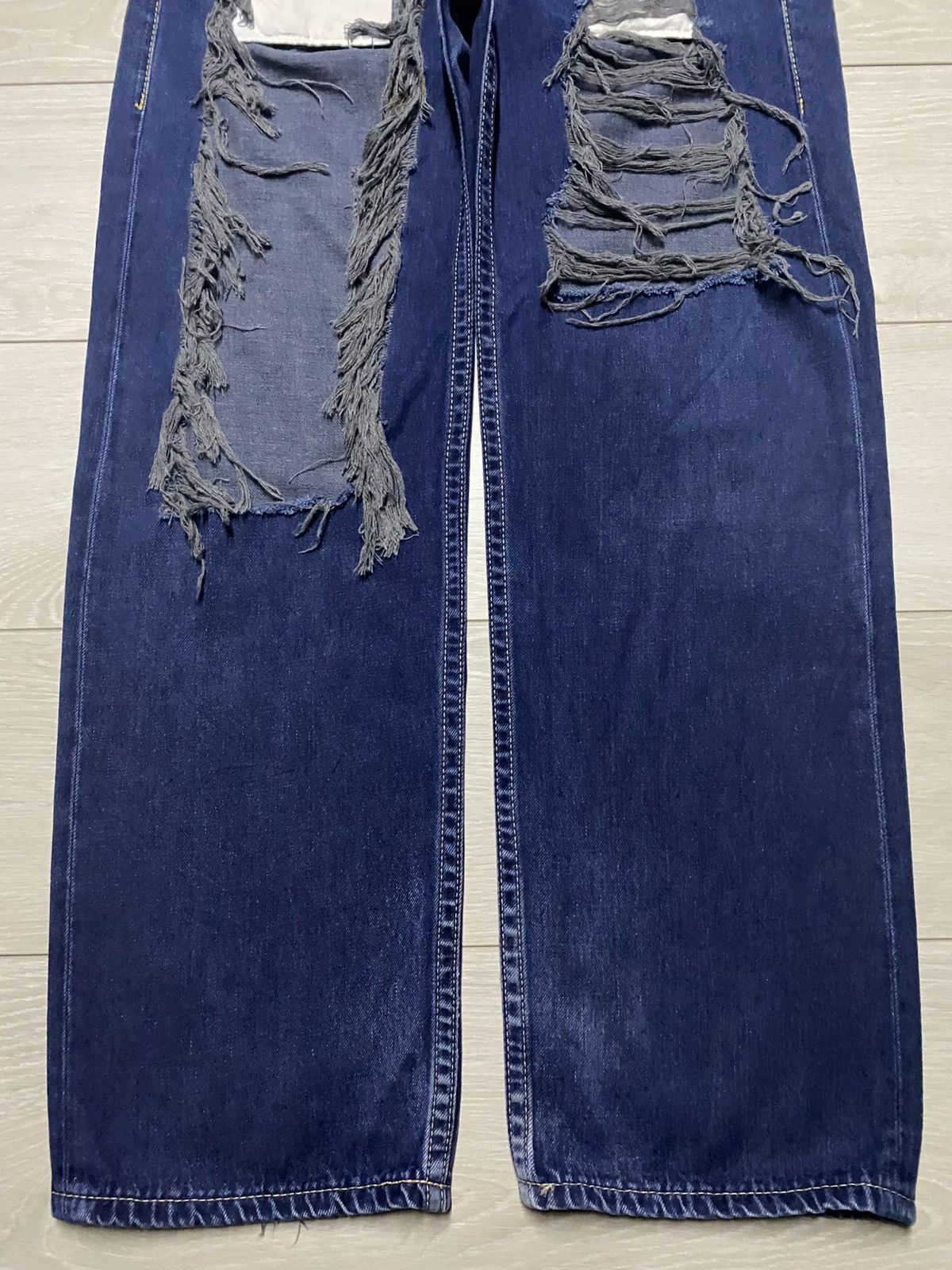 Levi's Levis 902 Blue Wash Ripped Baggy Jeans Size US 31 - 5 Thumbnail