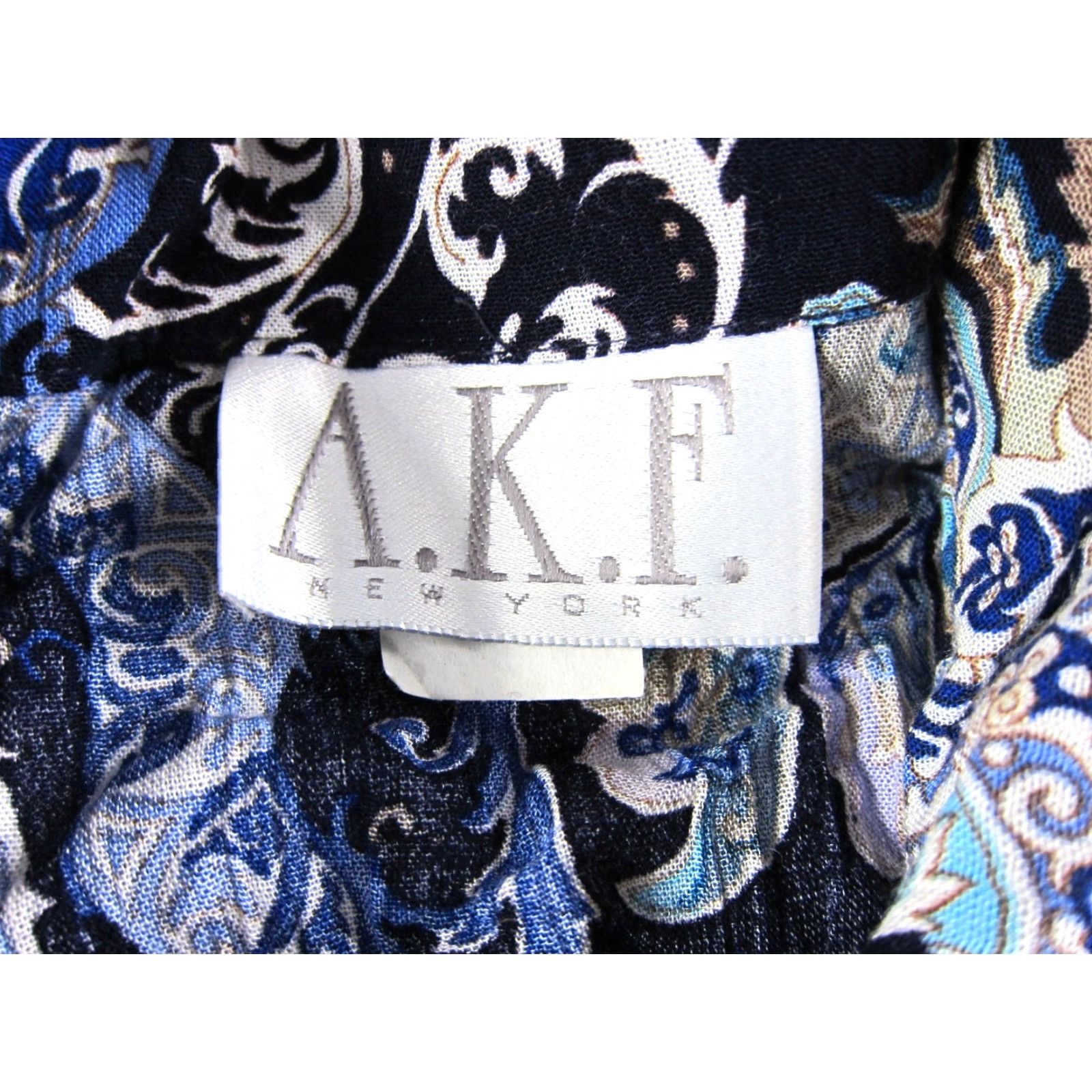 Vintage VINTAGE A.K.F. New York Blouse Shirt M Blue Paisley 80s 90s Floral Rayon Short Sleeve Womens Size M / US 6-8 / IT 42-44 - 3 Thumbnail