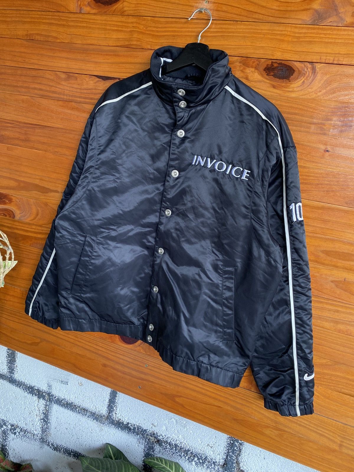 Nike Nike “INVOICE” Black Padded Team Jacket Vintage Sportswear Size US L / EU 52-54 / 3 - 4 Thumbnail