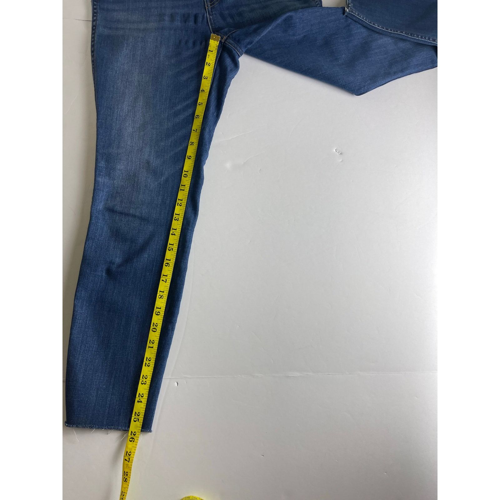 Madewell Madewell 10" High-Rise Skinny Chewed-Hem Jeans - Size 28 Size 28" / US 6 / IT 42 - 7 Thumbnail