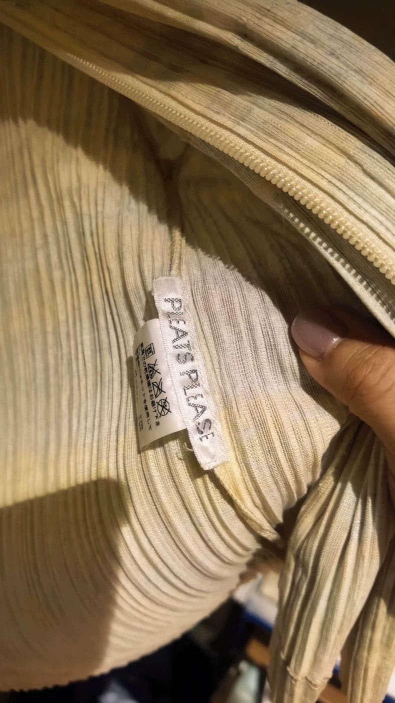 Issey Miyake Issey Miyake size:4 Off-white pleated coat Size XS / US 0-2 / IT 36-38 - 2 Thumbnail