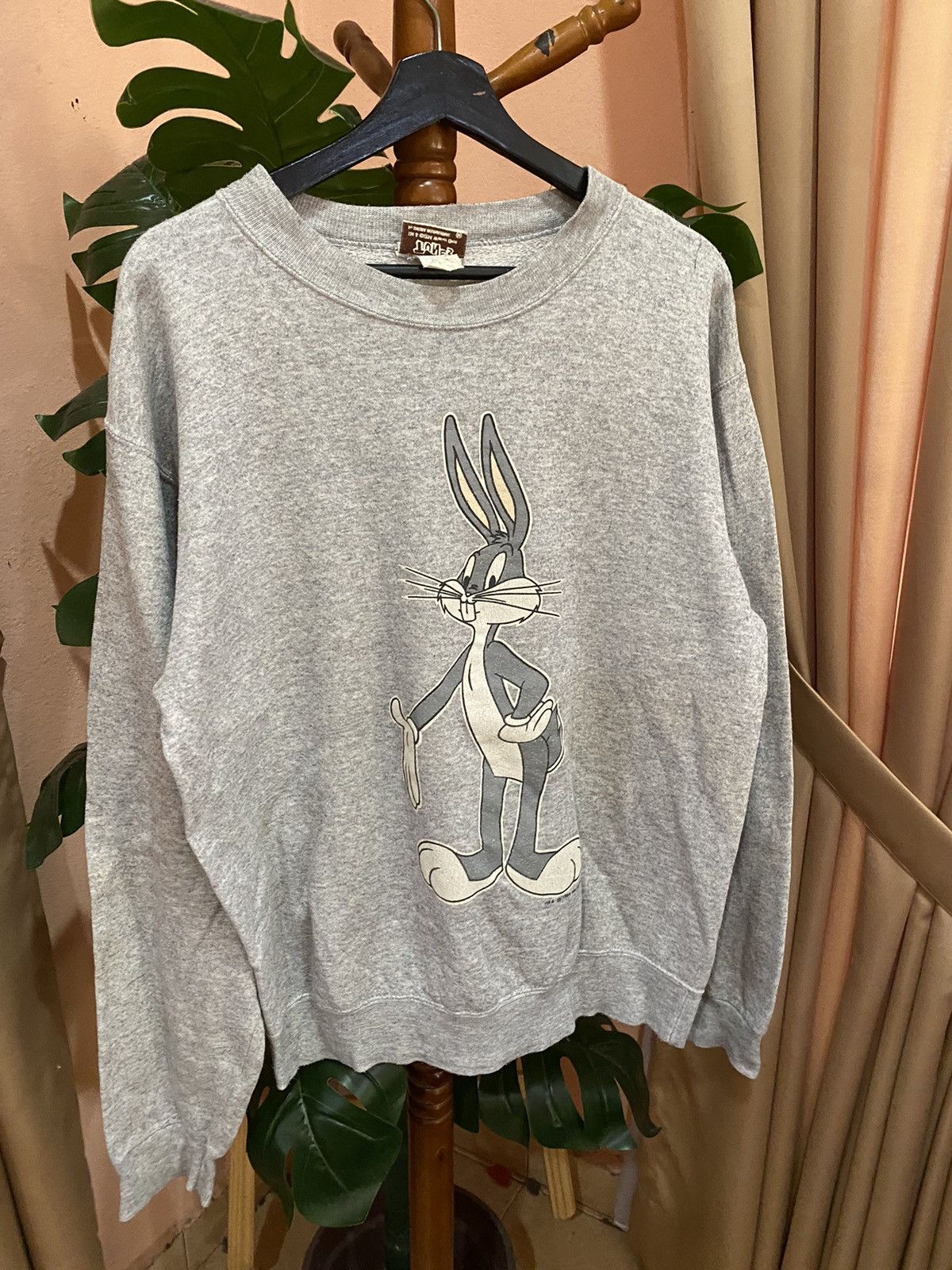 Warner Bros Vintage 1994 Looney Tunes Bugs Bunny Sweatshirt – Classic Size US M / EU 48-50 / 2 - 5 Thumbnail
