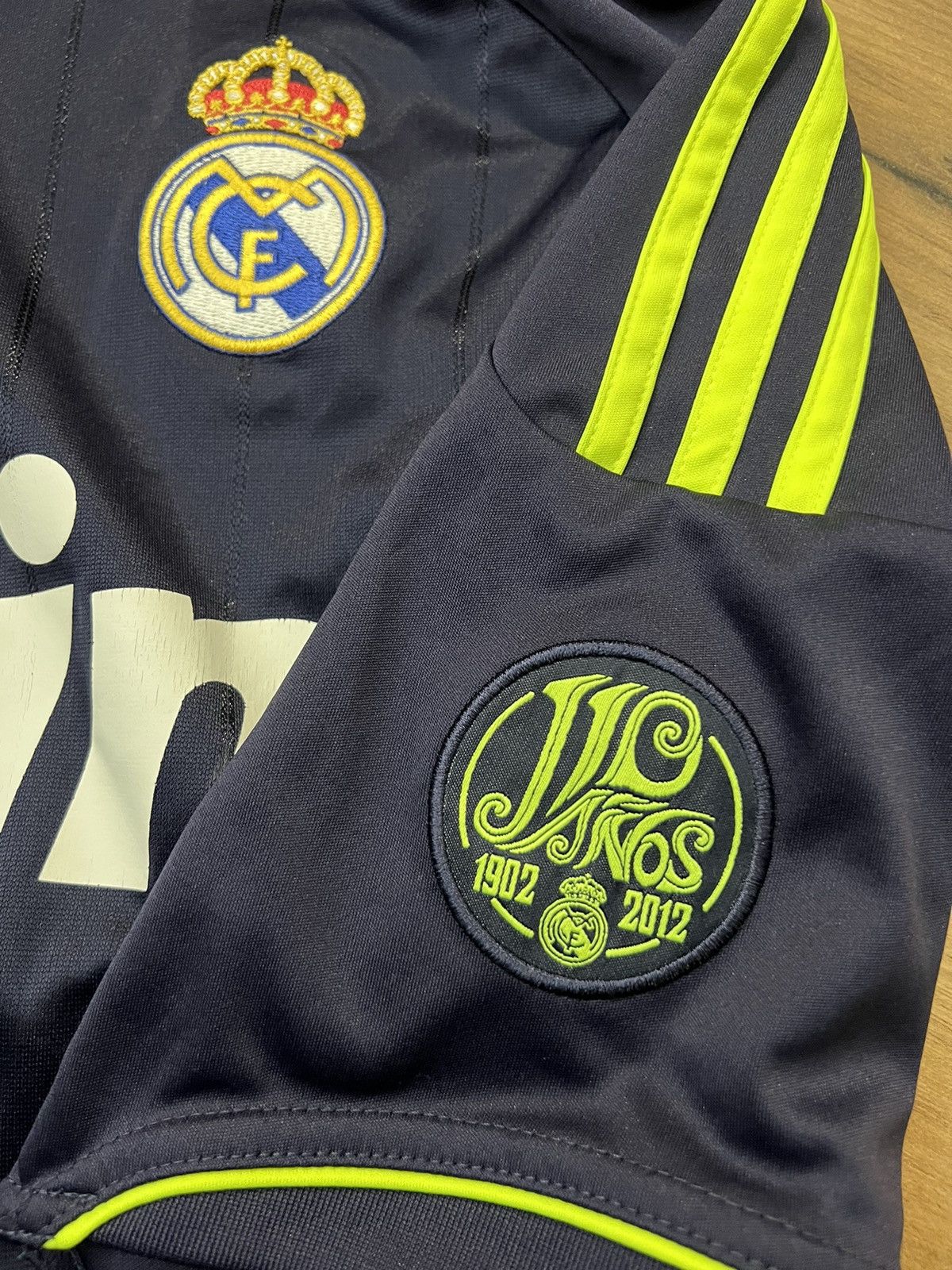 Adidas Adidas Real Madrid 2012 away Jersey Shirt Size US M / EU 48-50 / 2 - 3 Thumbnail