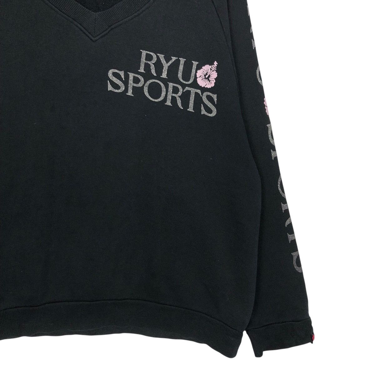 Japanese Brand RYU Sports Floral Crest V-Neck Sweat Obscure Japanese Label Size US M / EU 48-50 / 2 - 6 Thumbnail