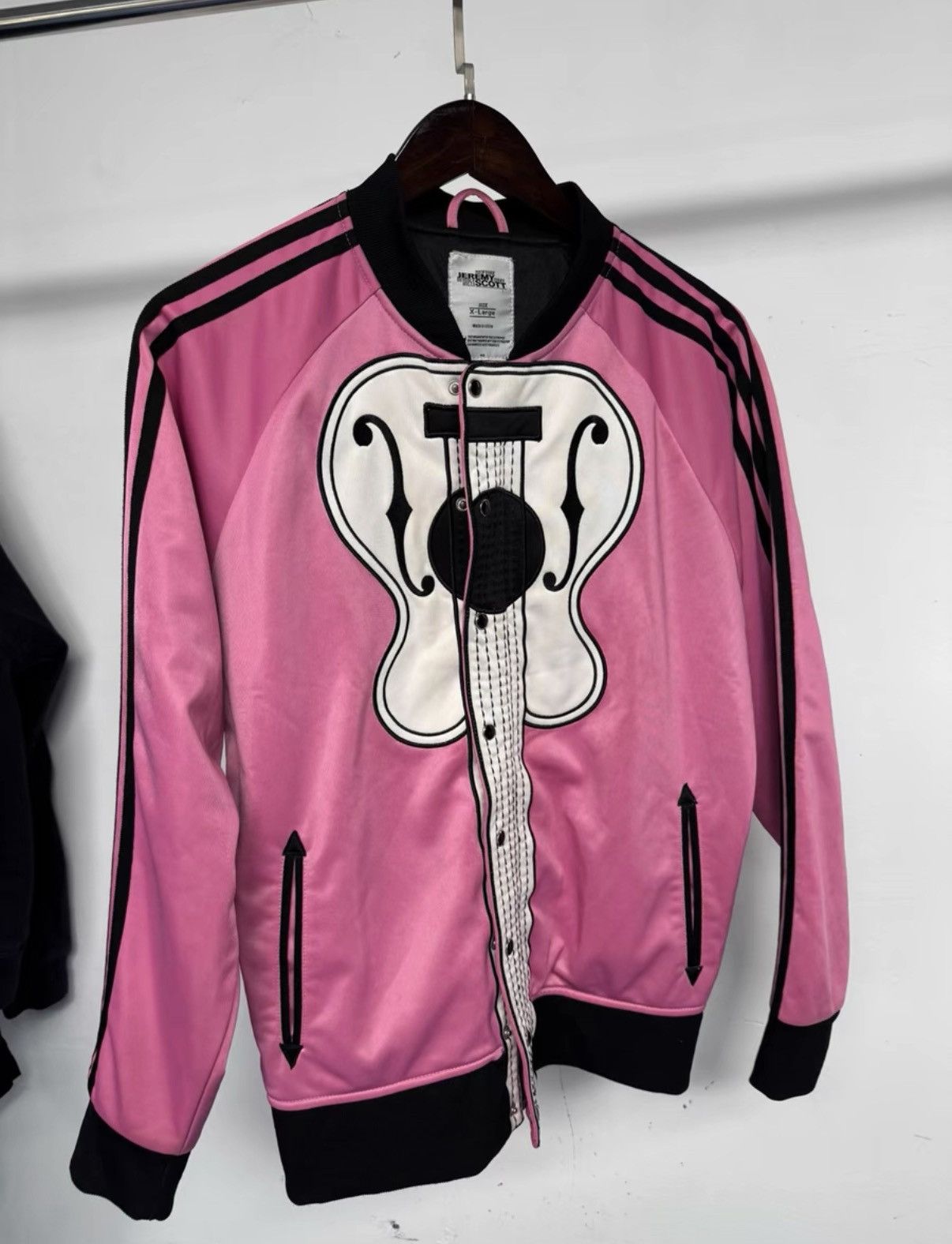Adidas Adidas x Jeremy Scott Collaboration Pink Guitar Jacket K37 Size US XL / EU 56 / 4 - 2 Thumbnail