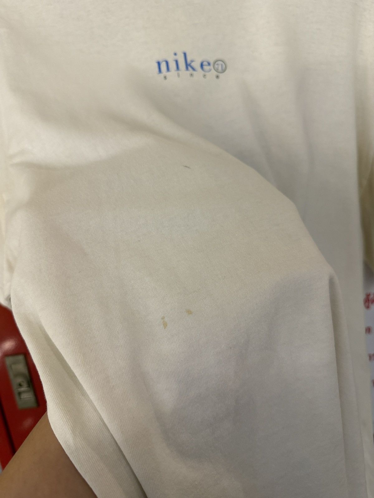 Nike Vintage Nike 90's T-shirt Size US L / EU 52-54 / 3 - 8 Thumbnail