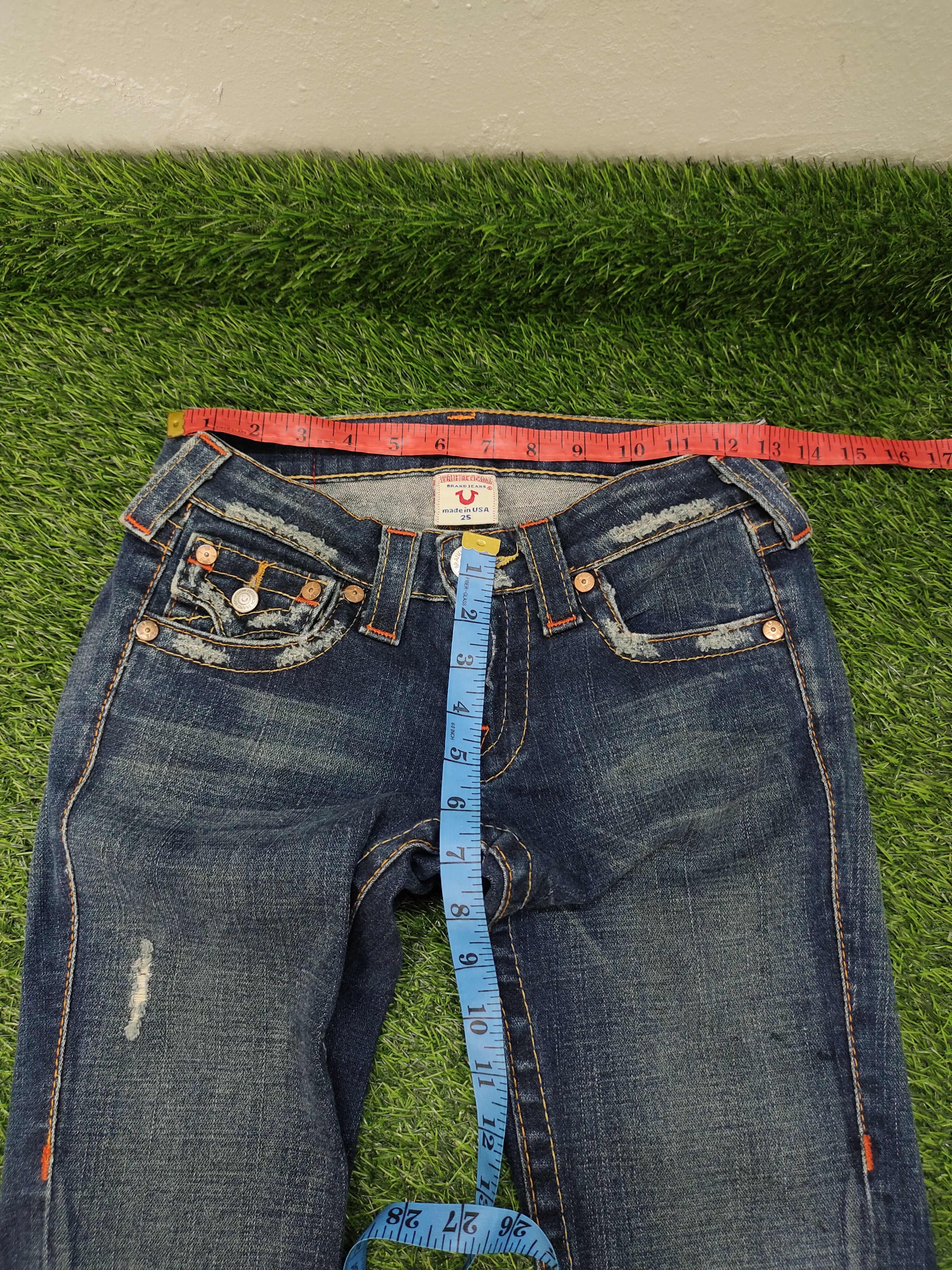 True Religion Flare Jeans True Religion Distress Low Rise Denim Bootcut Size 26" / US 2 / IT 38 - 17 Thumbnail