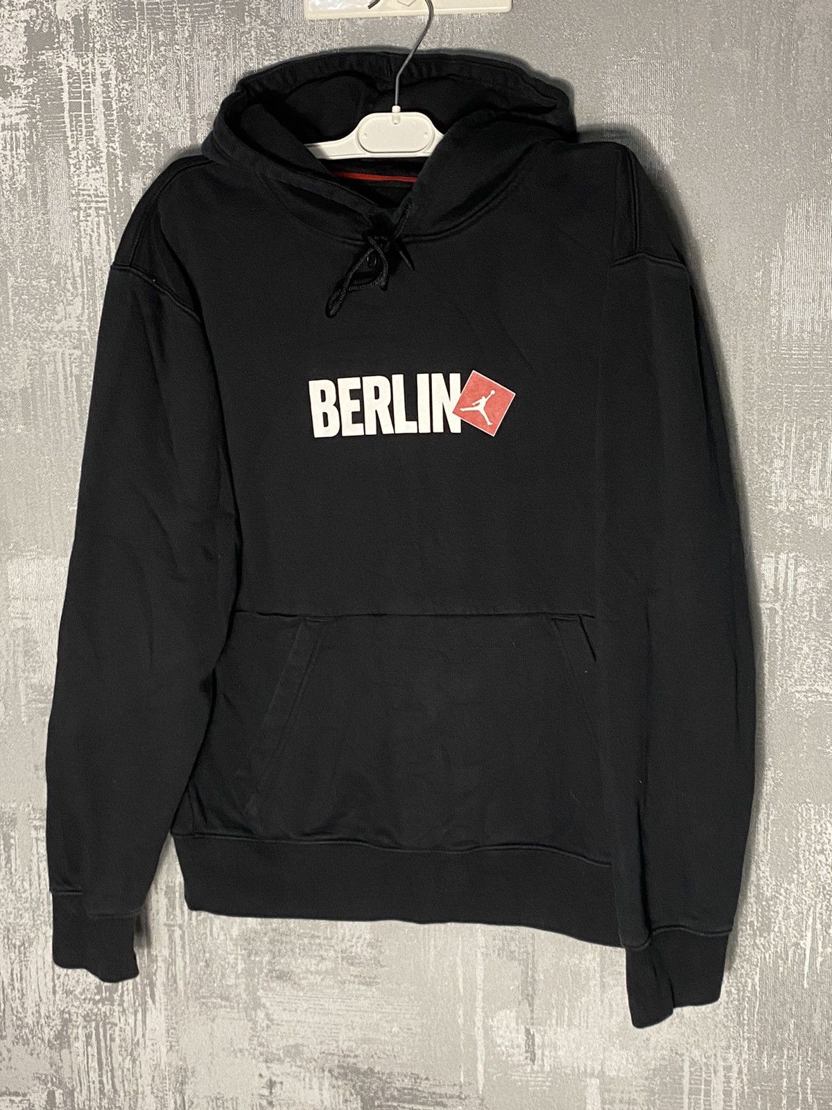 image of Berlin Jordan Hoodie Centr Logo Size S in Black, Men's