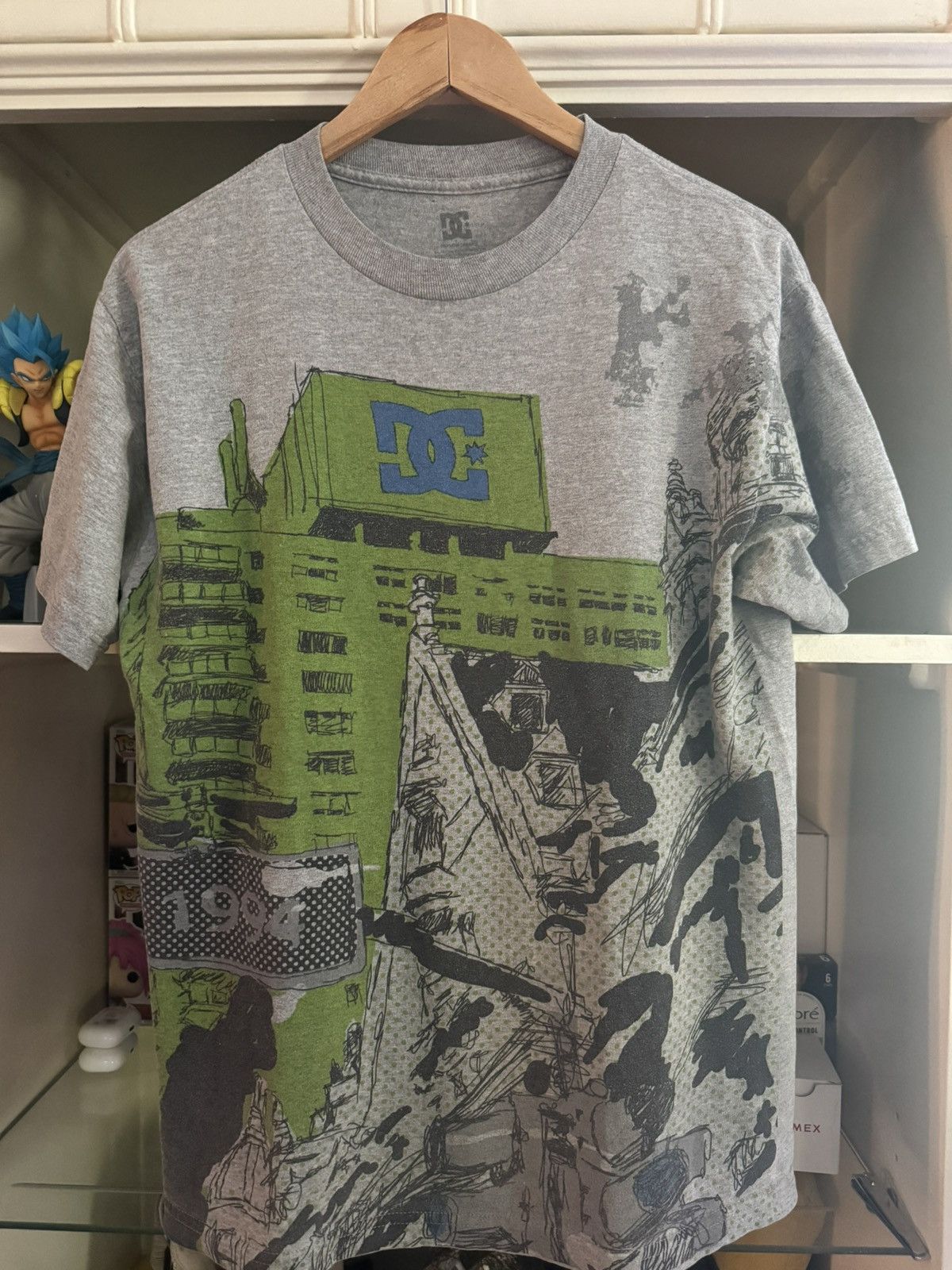 DC Vintage DC Graphic Tee Size US S / EU 44-46 / 1 - 1 Thumbnail