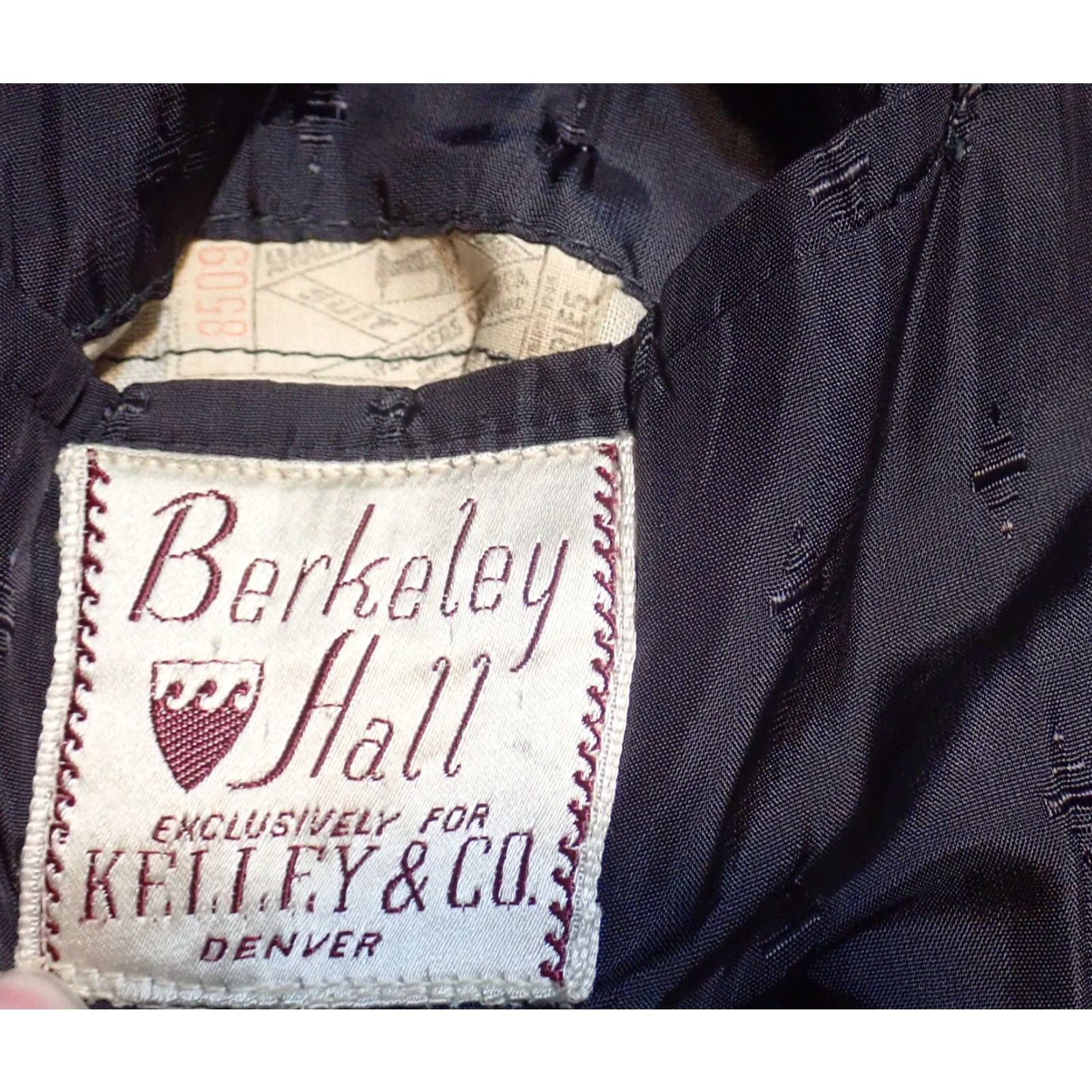 Vintage VINTAGE Berkeley Hall Wool Tweed Blazer Sport Coat 42 Black Plaid Fleck Classic Mens Size 42R - 4 Thumbnail