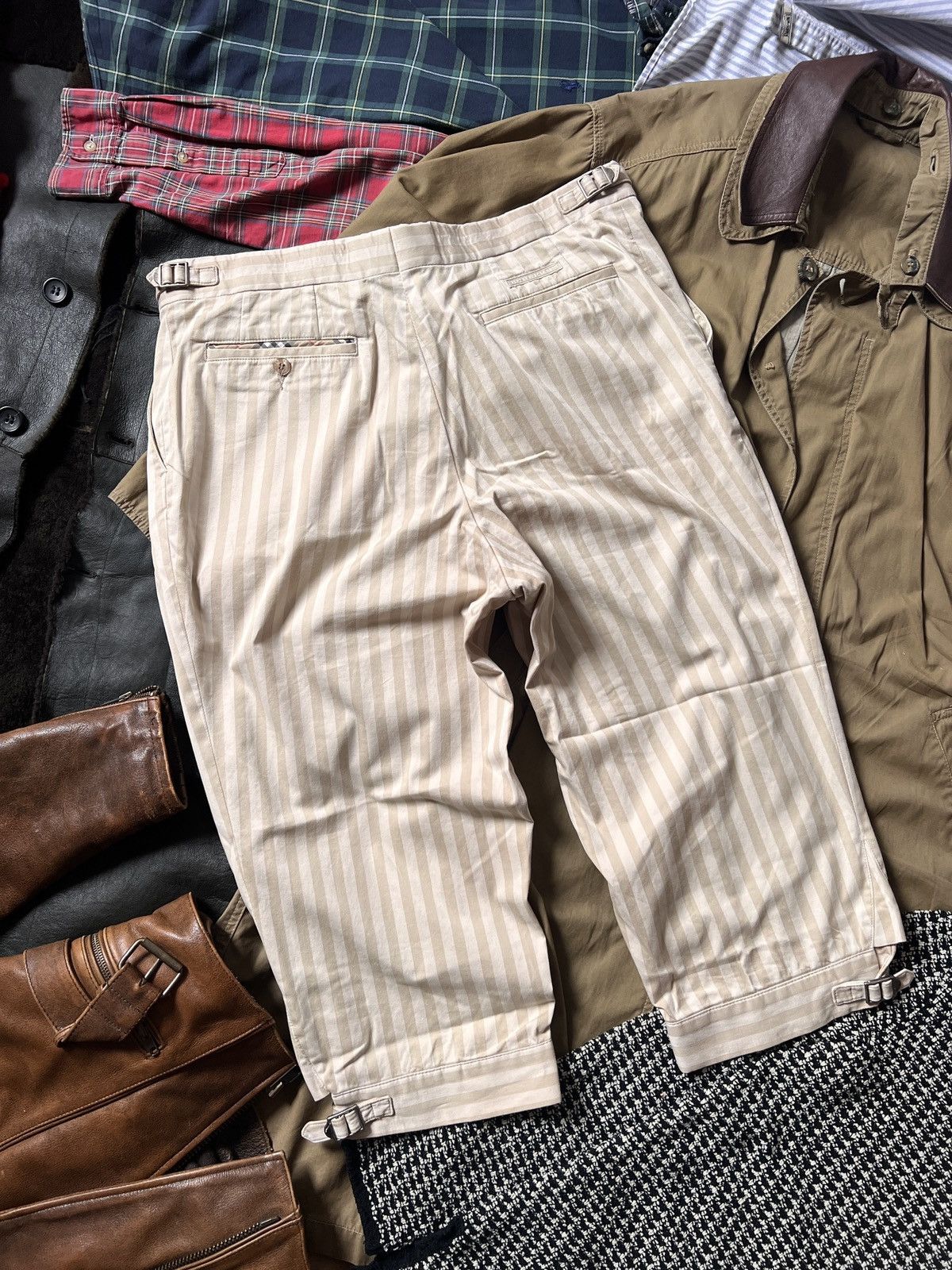 Burberry Rare Vintage Burberry Golf 3/4 Shorts Paul Harnden Style Size US 36 / EU 52 - 5 Thumbnail