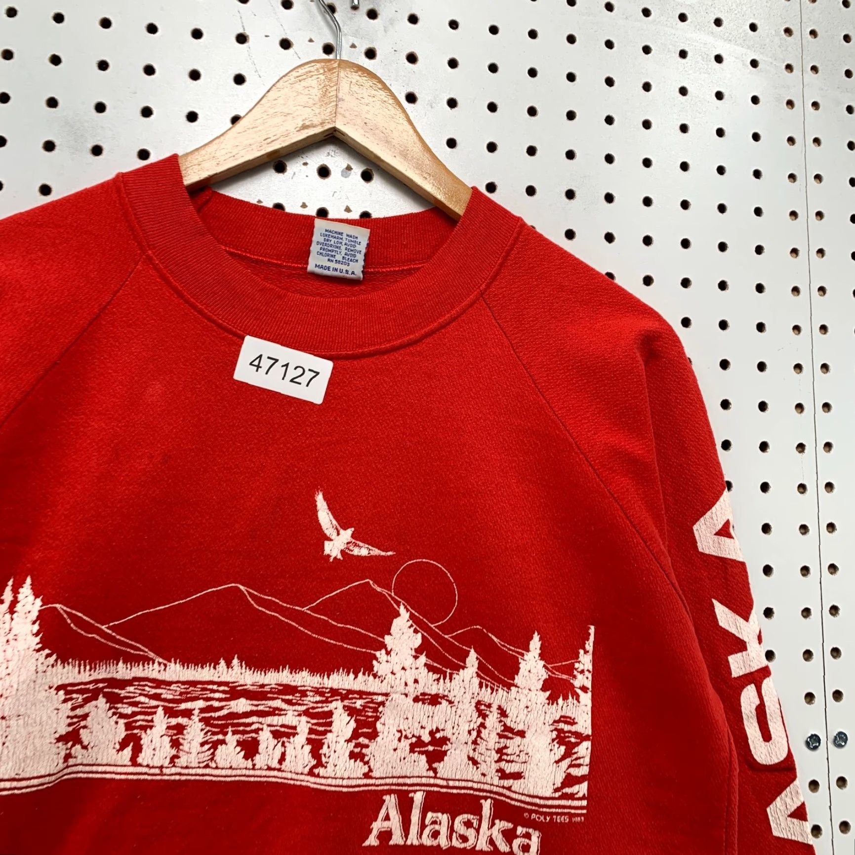 Vintage VINTAGE Alaska Nature Sweatshirt Mens Medium Red Polyester Fleece Crewneck Poly Tees USA Graphic Print Size US M / EU 48-50 / 2 - 7 Thumbnail