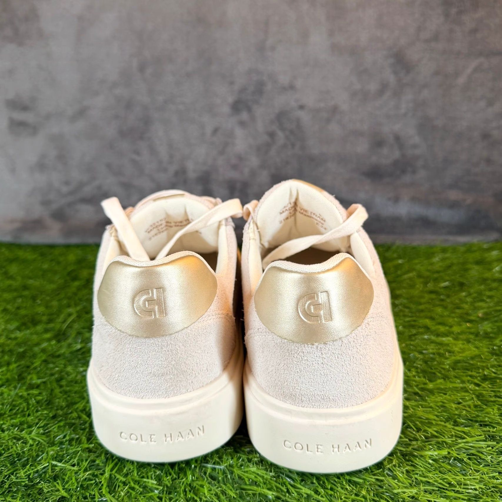 Cole Haan VINTAGE Cole Haan GC Coaster Sneakers Ivory Suede Gold Women's Size 8 W32152 NEW Size US 6 / IT 36 - 6 Thumbnail