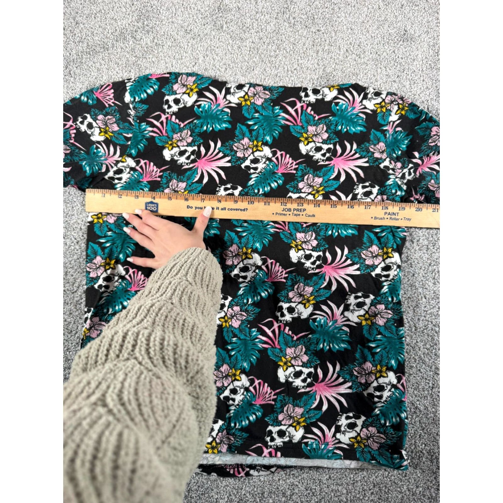 Vintage **WXYZ Mens Hooded T-Shirt Sz M Gothic Floral Grunge Streetwear** User: WXYZ Mens Hooded T-Shirt Sz M Gothic Floral Grunge Streetwear Size US M / EU 48-50 / 2 - 6 Thumbnail
