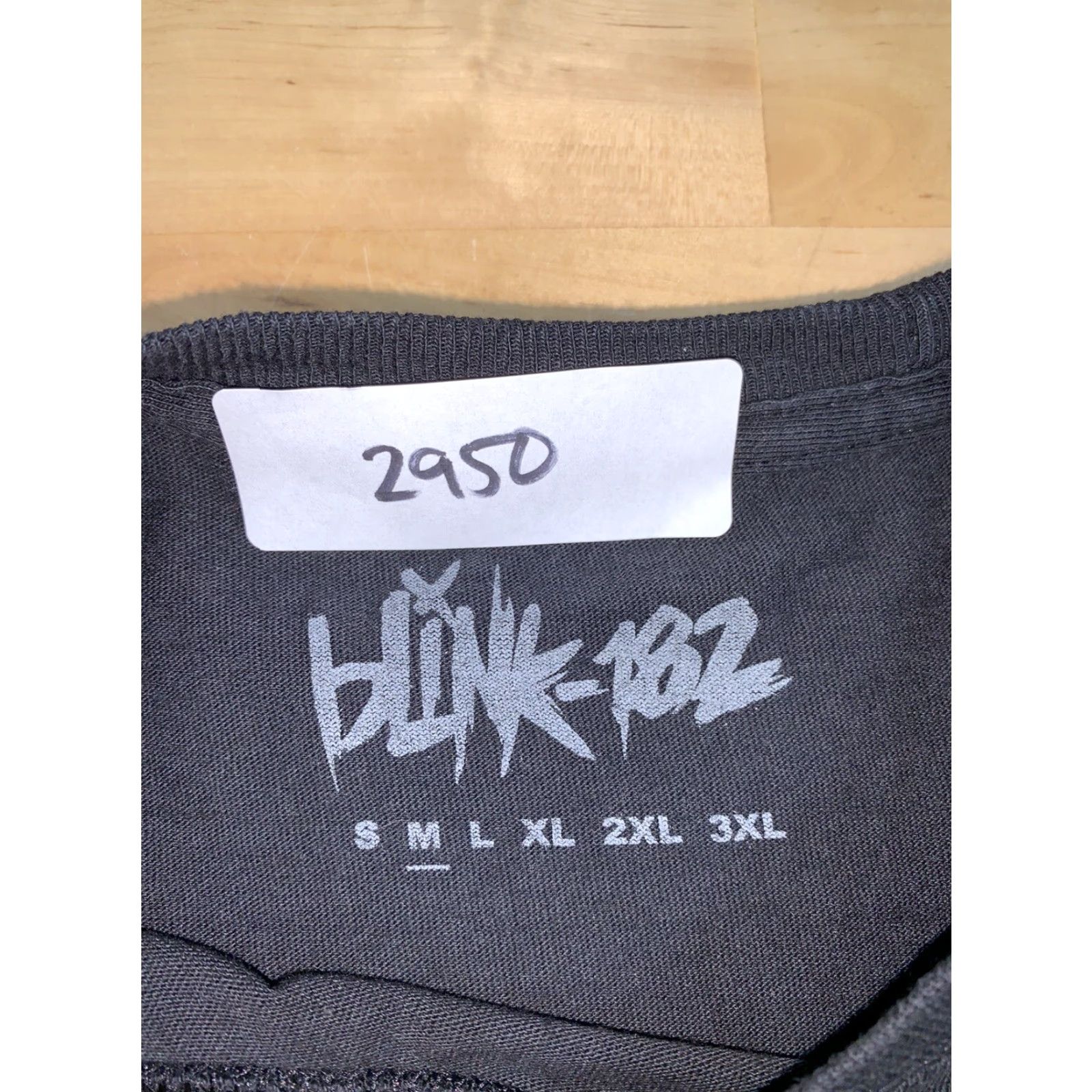 Vintage VINTAGE Blink 182 Back to the Beach T-Shirt Black Short Sleeve M Men Crew Neck 2014 Concert Punk Rock Beach Size US 31 - 4 Thumbnail