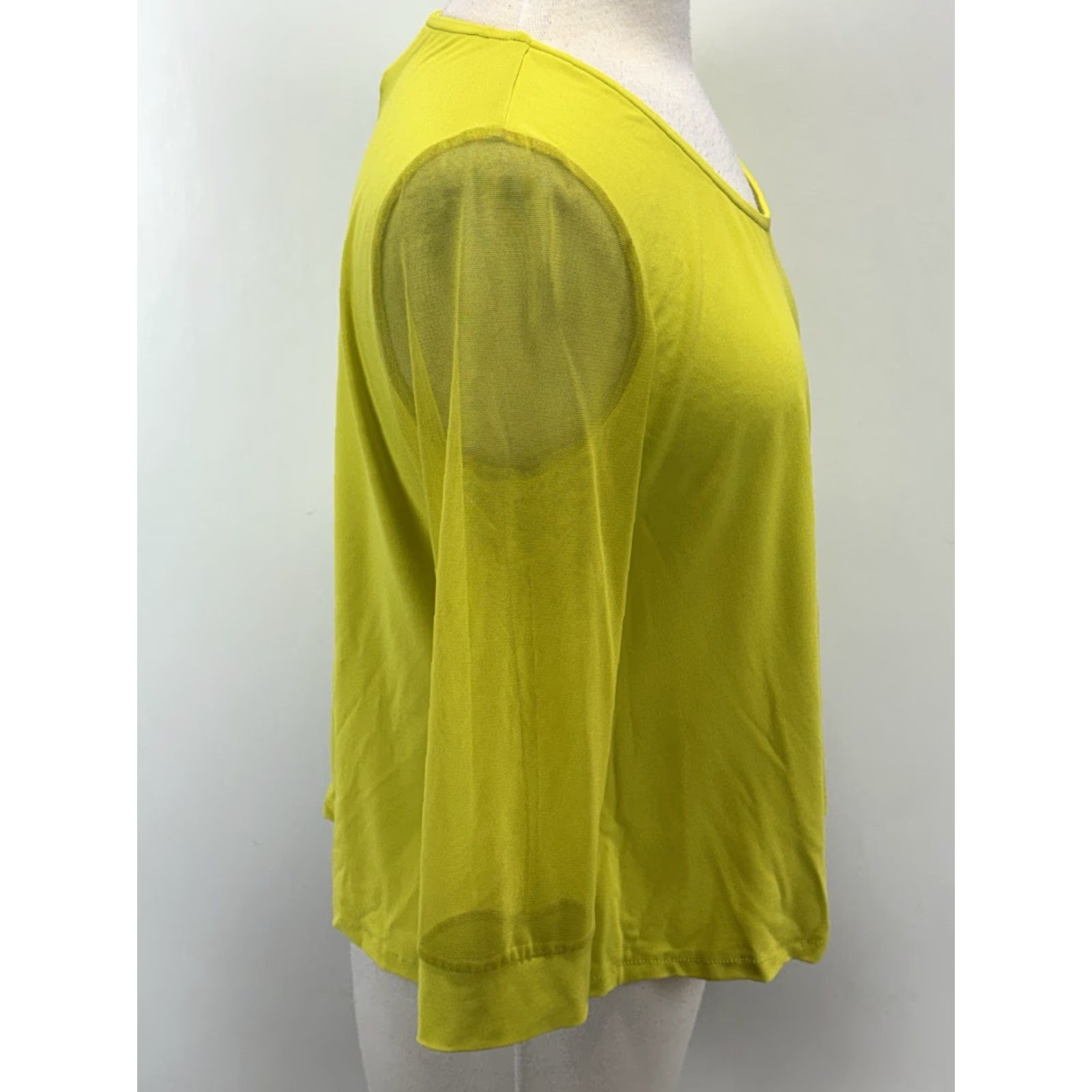 Joseph Ribkoff VINTAGE? No, Joseph Ribkoff Citrine Top Shirt Sz 12 Long Sleeve Round Neck Stretch Solid Green Yellow Women Shirt Ladies Size 12 Casual Comfort Size XL / US 12-14 / IT 48-50 - 4 Thumbnail