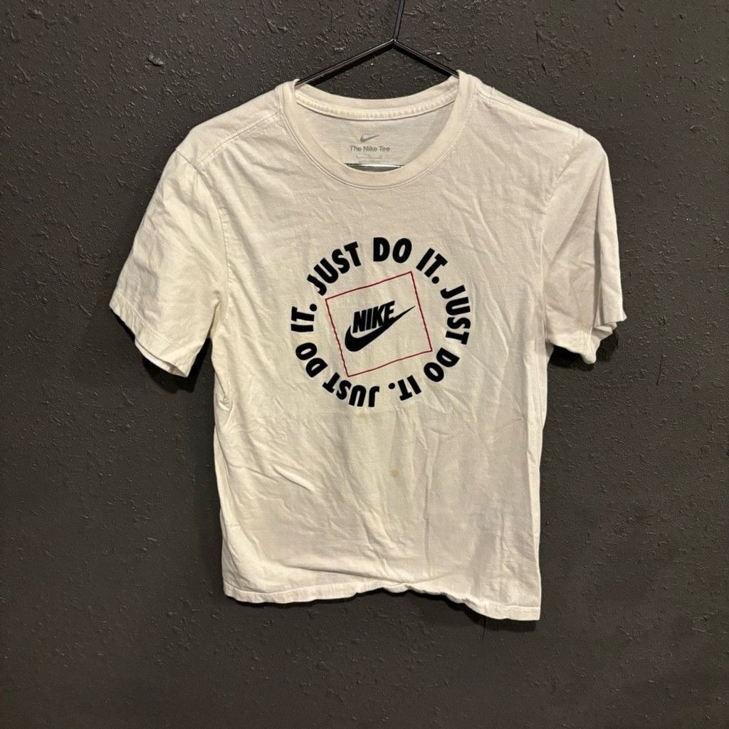Nike Nike Tshirt Size S / US 4 / IT 40 - 1 Thumbnail