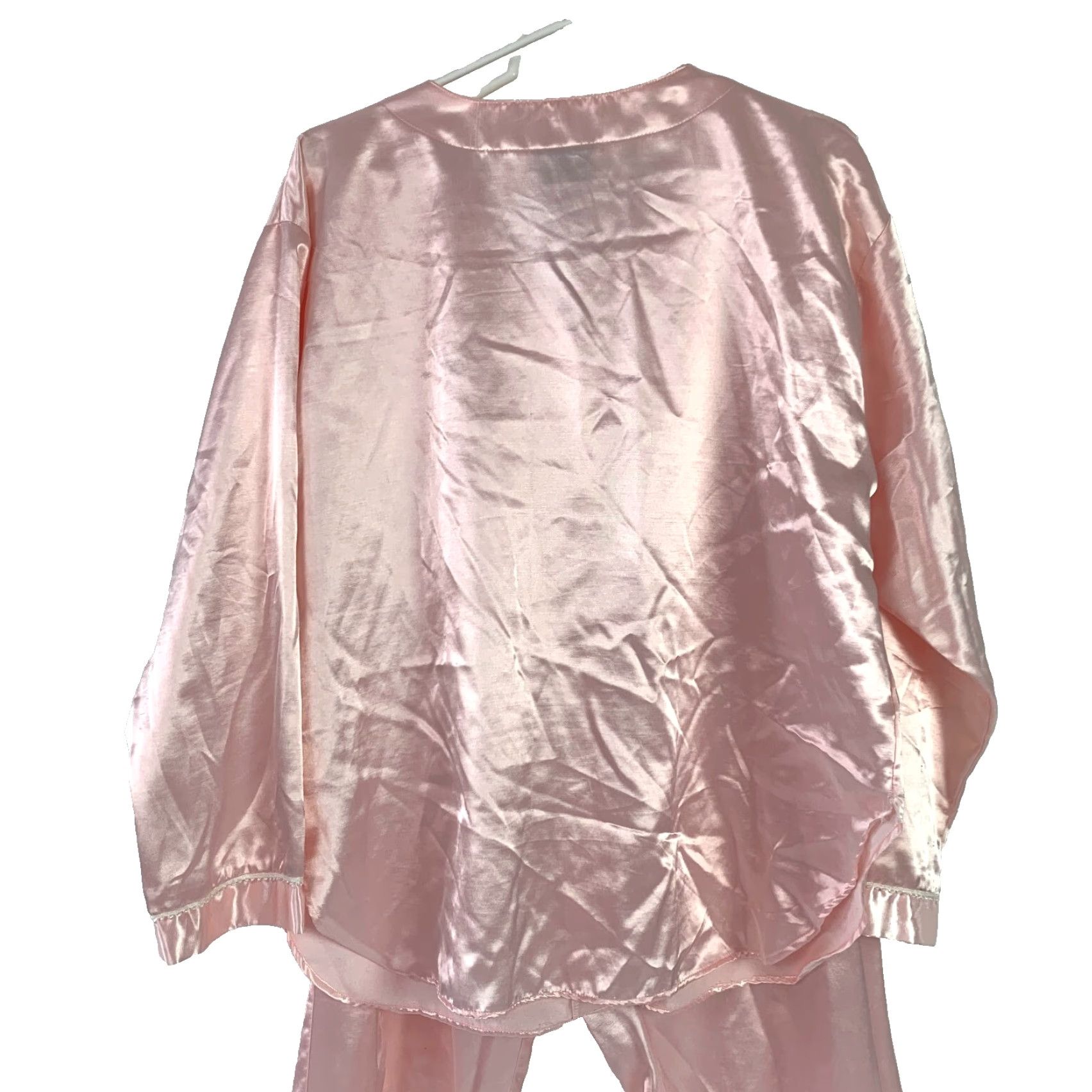 Vintage VINTAGE Ashley Taylor Pink Satin Two Piece Pajama Set Shirt Pants Large Womens Pajama Set 90s Satin Button V-Neck Long Sleeve Lightwt Purple Pink Size L / US 10 / IT 46 - 7 Thumbnail