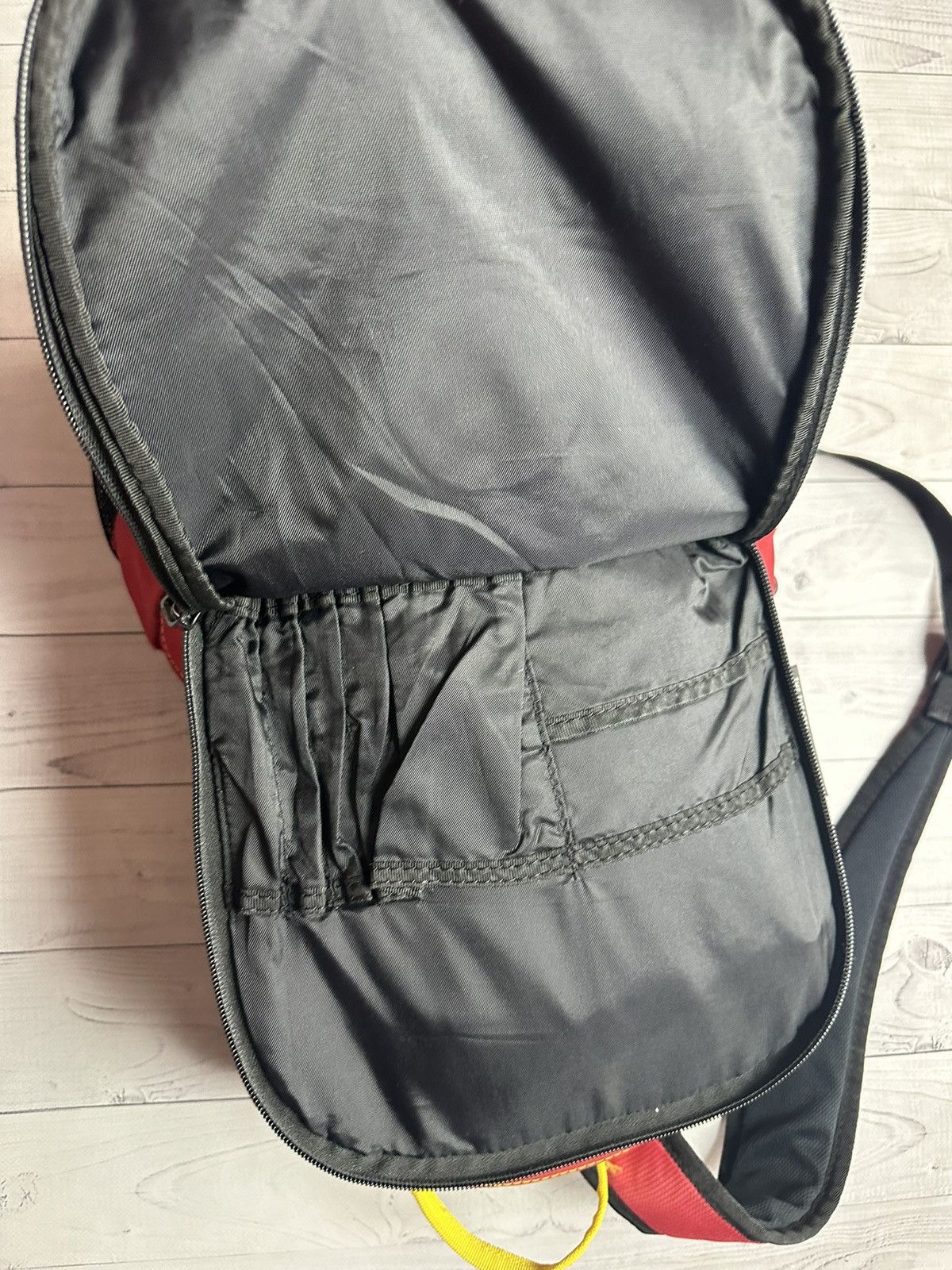 Nike × Vintage Vintage Nike Manchester United soccer bag pack logo red Size ONE SIZE - 8 Thumbnail