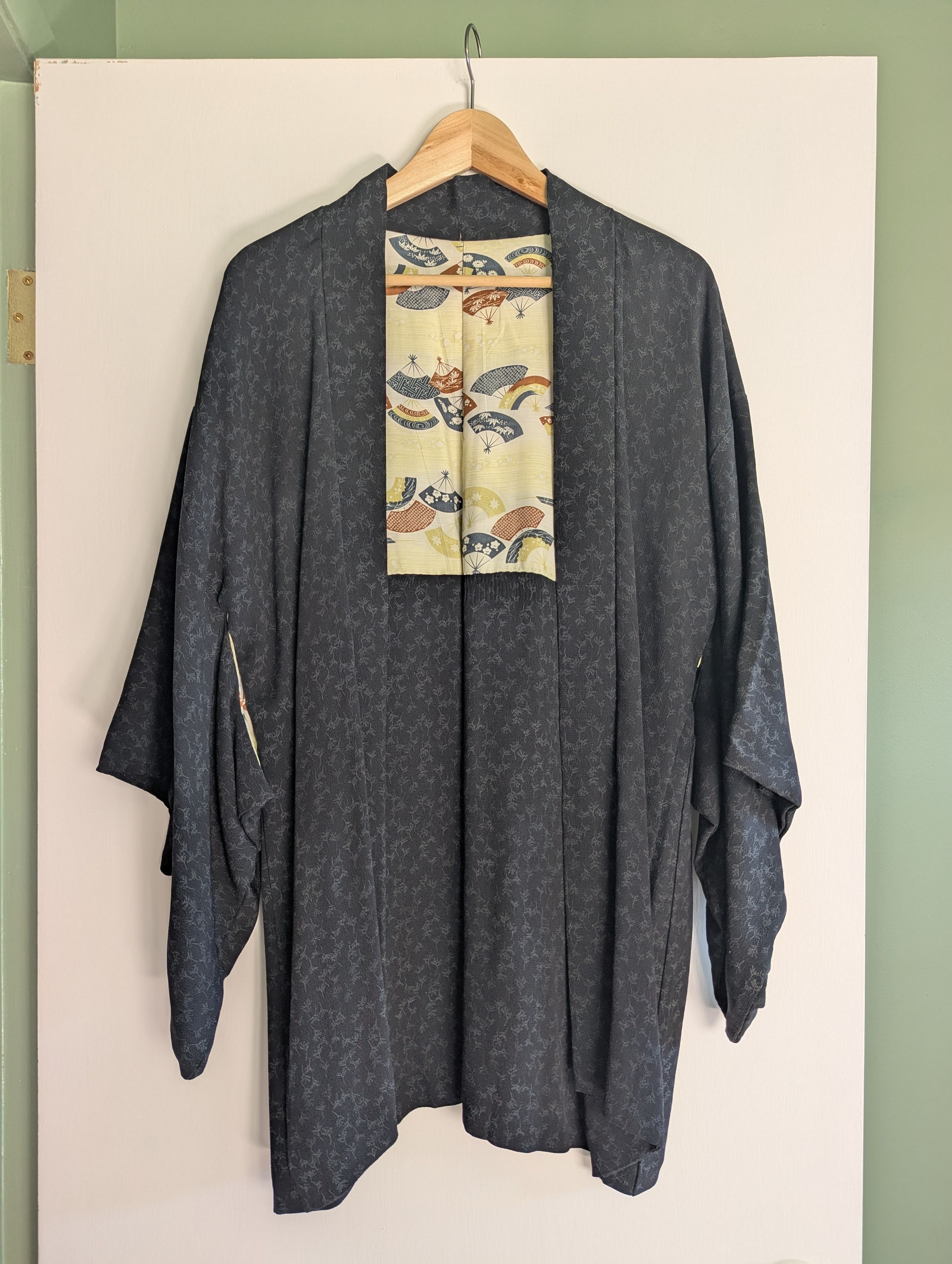 Japanese Brand Amazing authentic Japanese handmade KIMONO from Japan Size ONE SIZE - 1 Thumbnail
